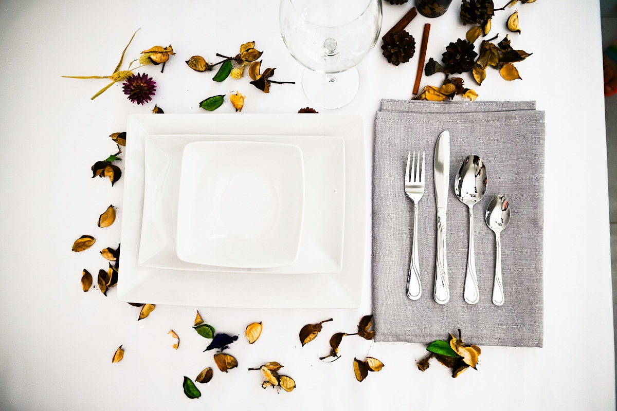 ZESTAW SZTUĆCÓW NA 12 OSÓB SZTUĆCE POŁYSK KOMPLET WALIZKA 72 EL Kod producenta ZESTAW SZTUĆCÓW EH 8143