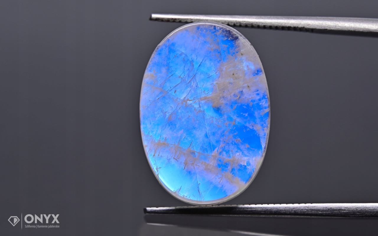 Měsíční kámen mělký ovál 18x13 mm