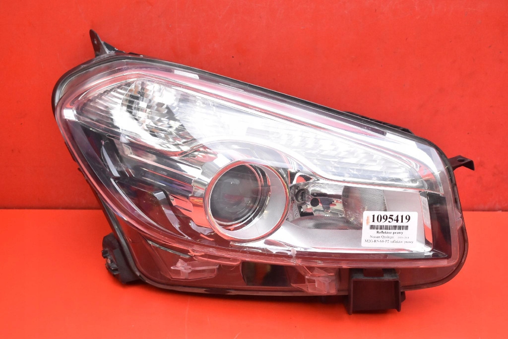 REFLEKTOR right light front lens 26010BR00A NISSAN QASHQAI 1 and J10 LIFT