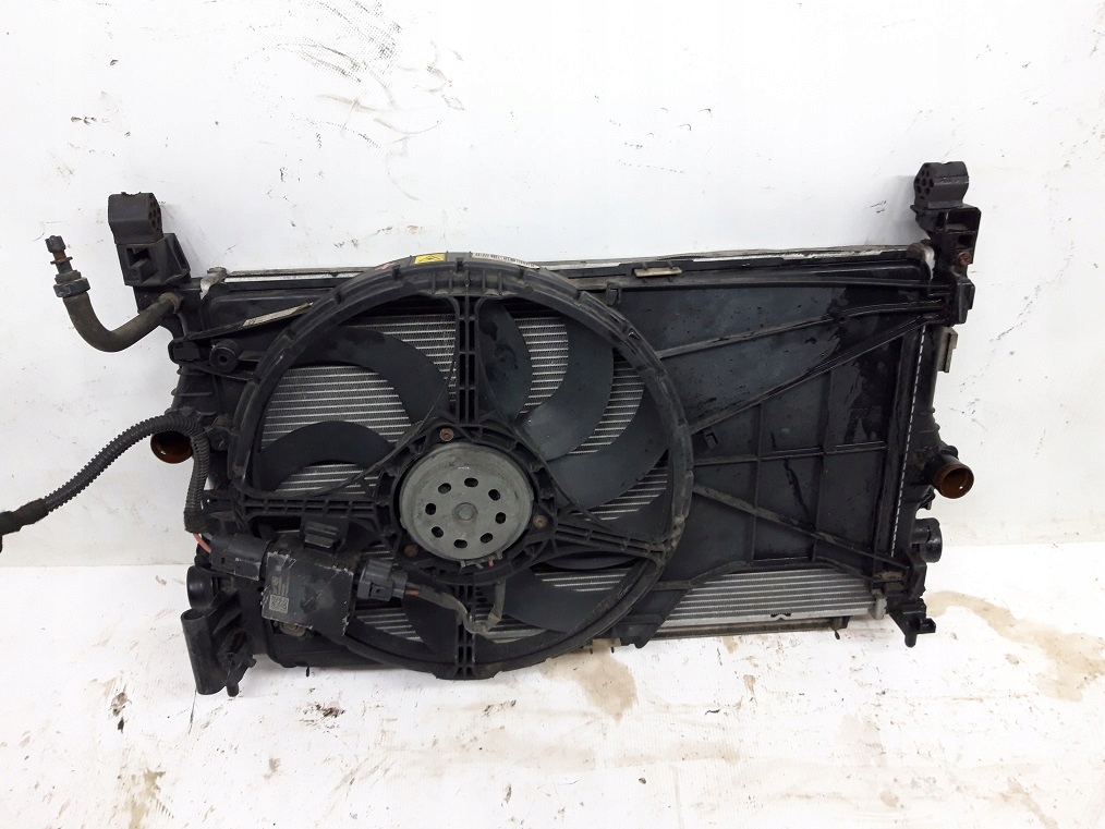 OPEL CORSA E 1.3 CDTI 2014-- CHLODNICE WENTYLATOR KPL.