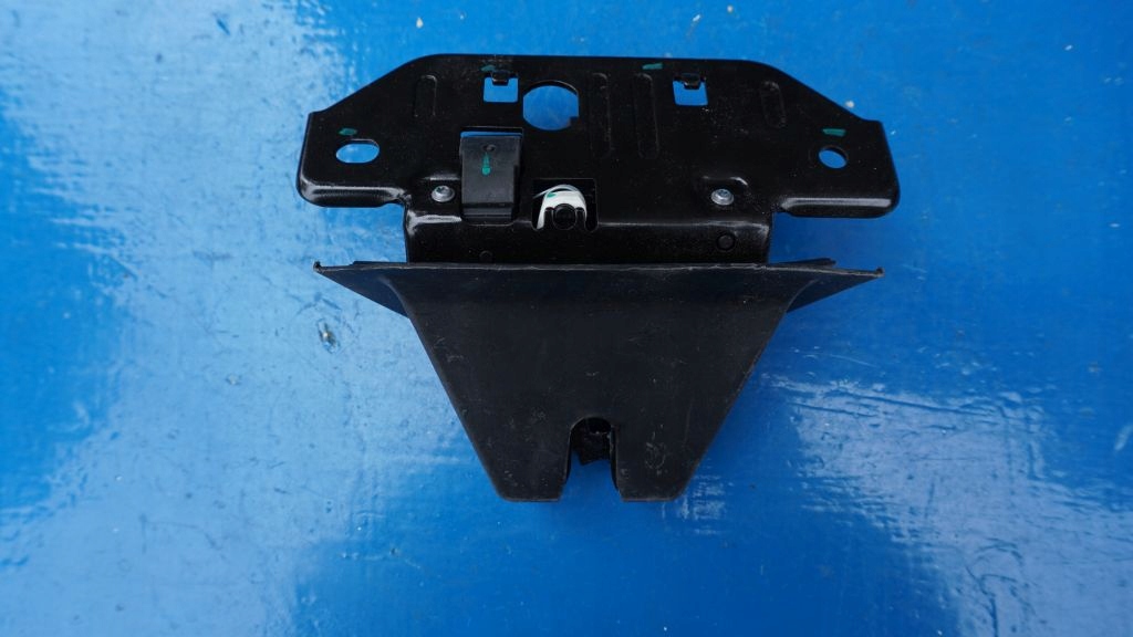 VOLVO POLESTAR 4 - lock bonnet boot