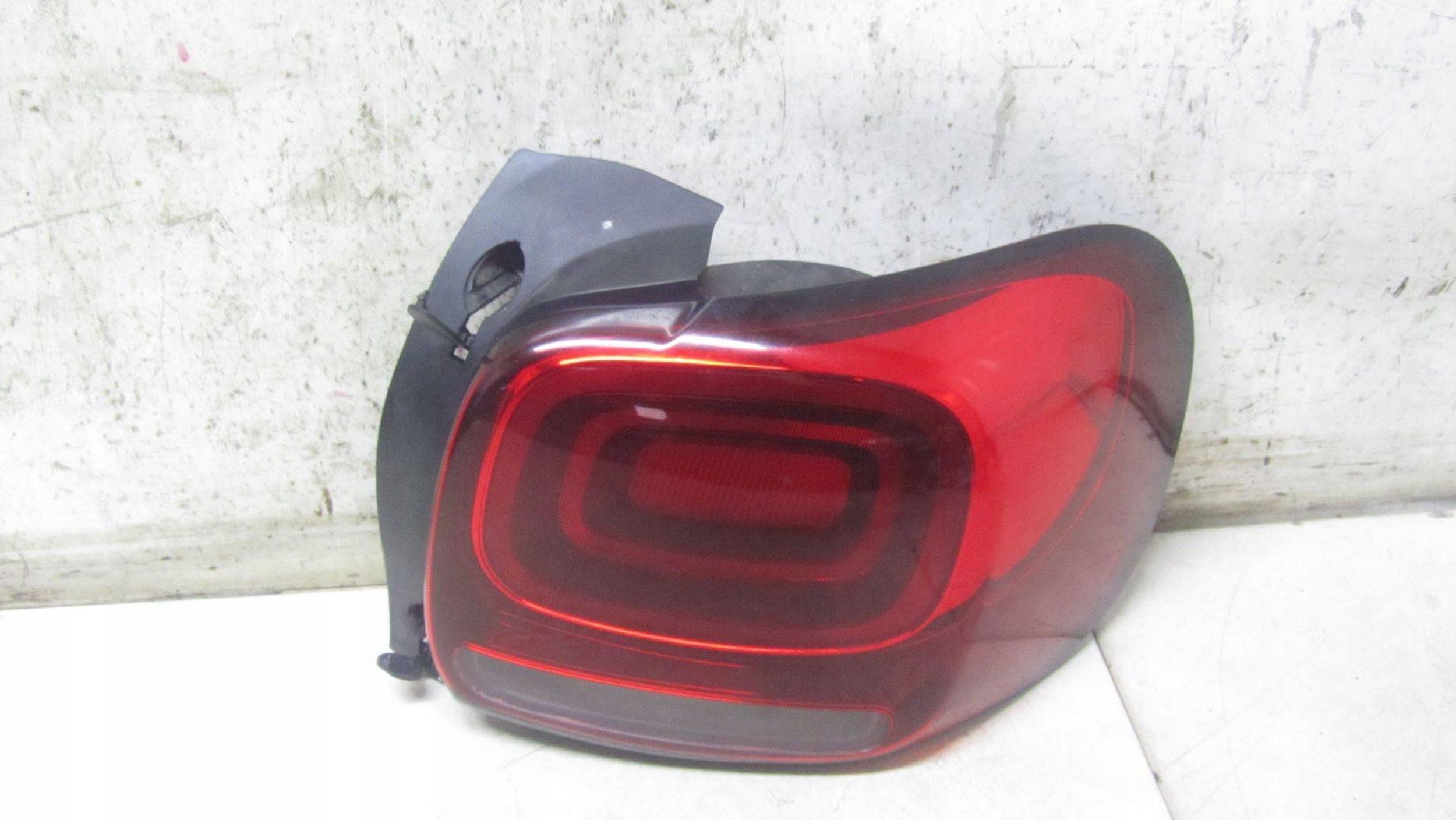CITROEN C3 AIRCROSS LAMPA PRAWA TYŁ TYLNA 17-