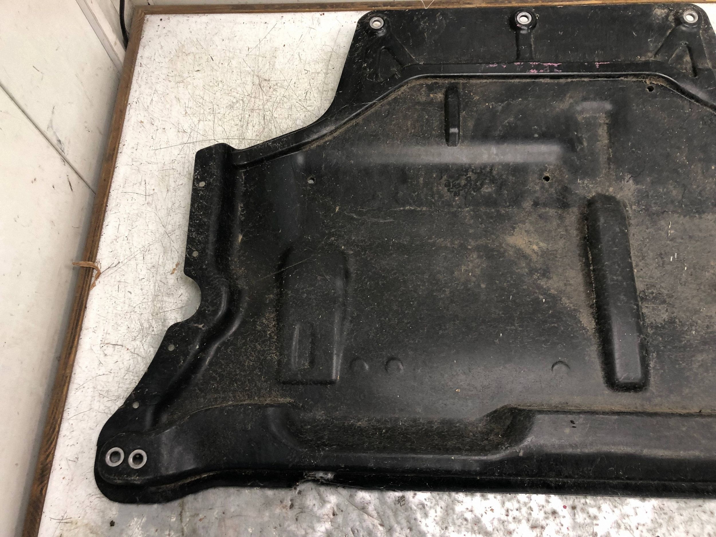 cover below engine VW SKODA AUDI 5Q0825901