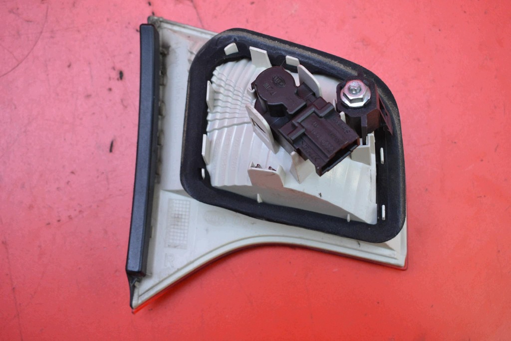 light right rear part rear 8E5945094A AUDI A4 B7 sedan 04-08