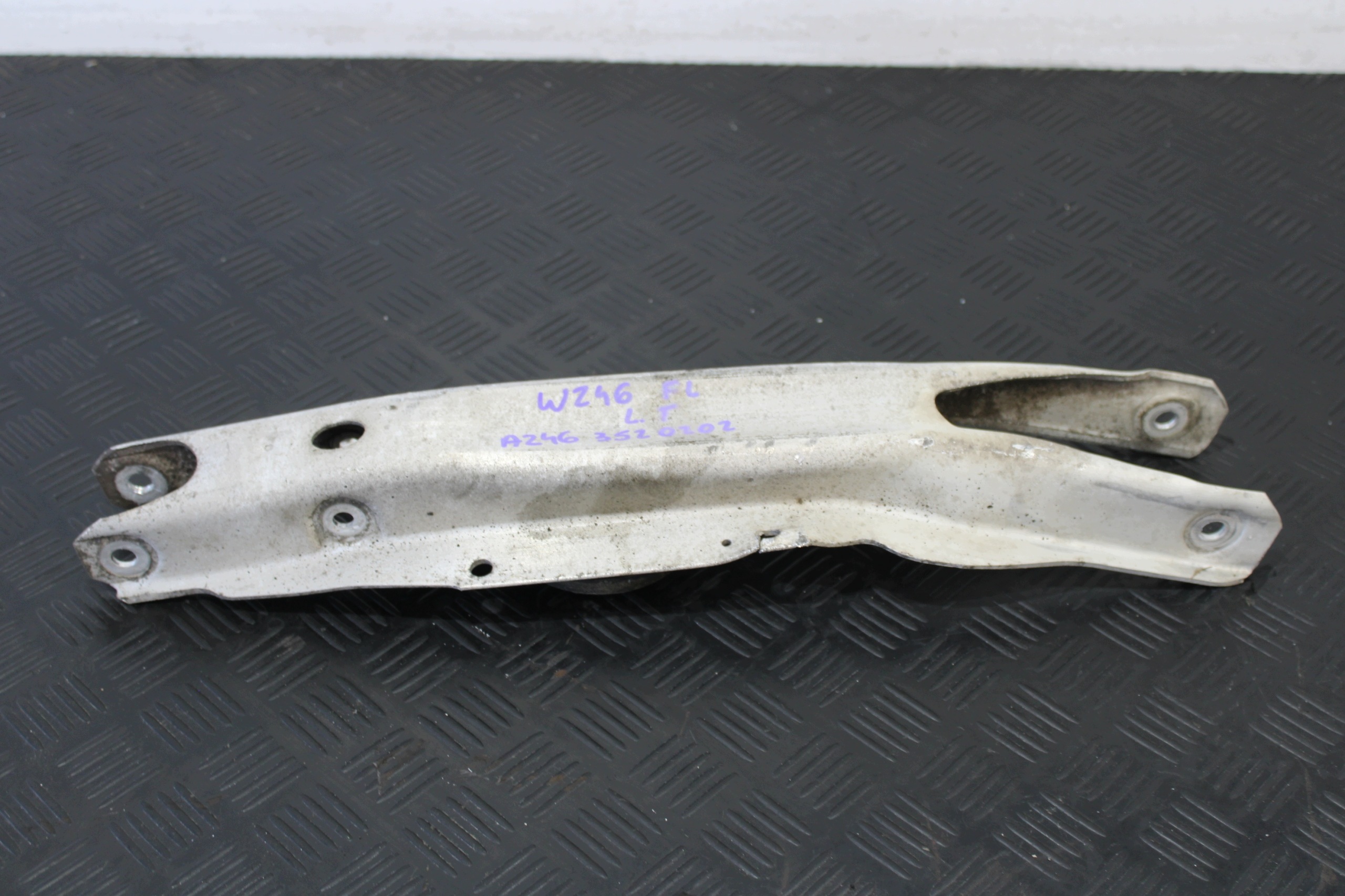 arm left rear part rear A2463520202 MERCEDES B-class W246 LIFT