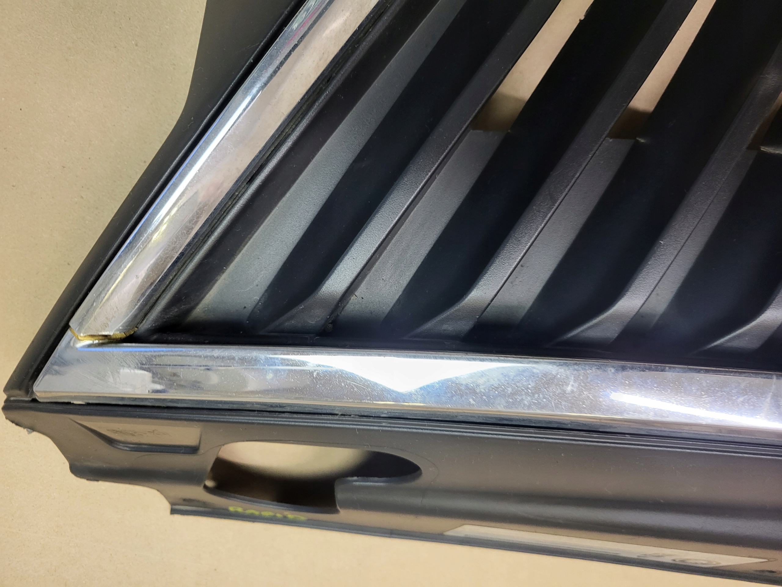 grill grille front SKODA RAPID 5JA OE 5JA853668