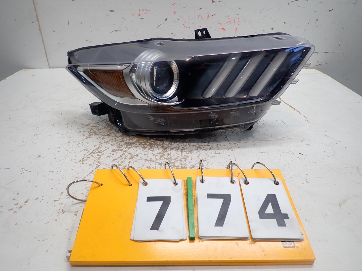 light front right FORD MUSTANG VI 2015- BI-XENON