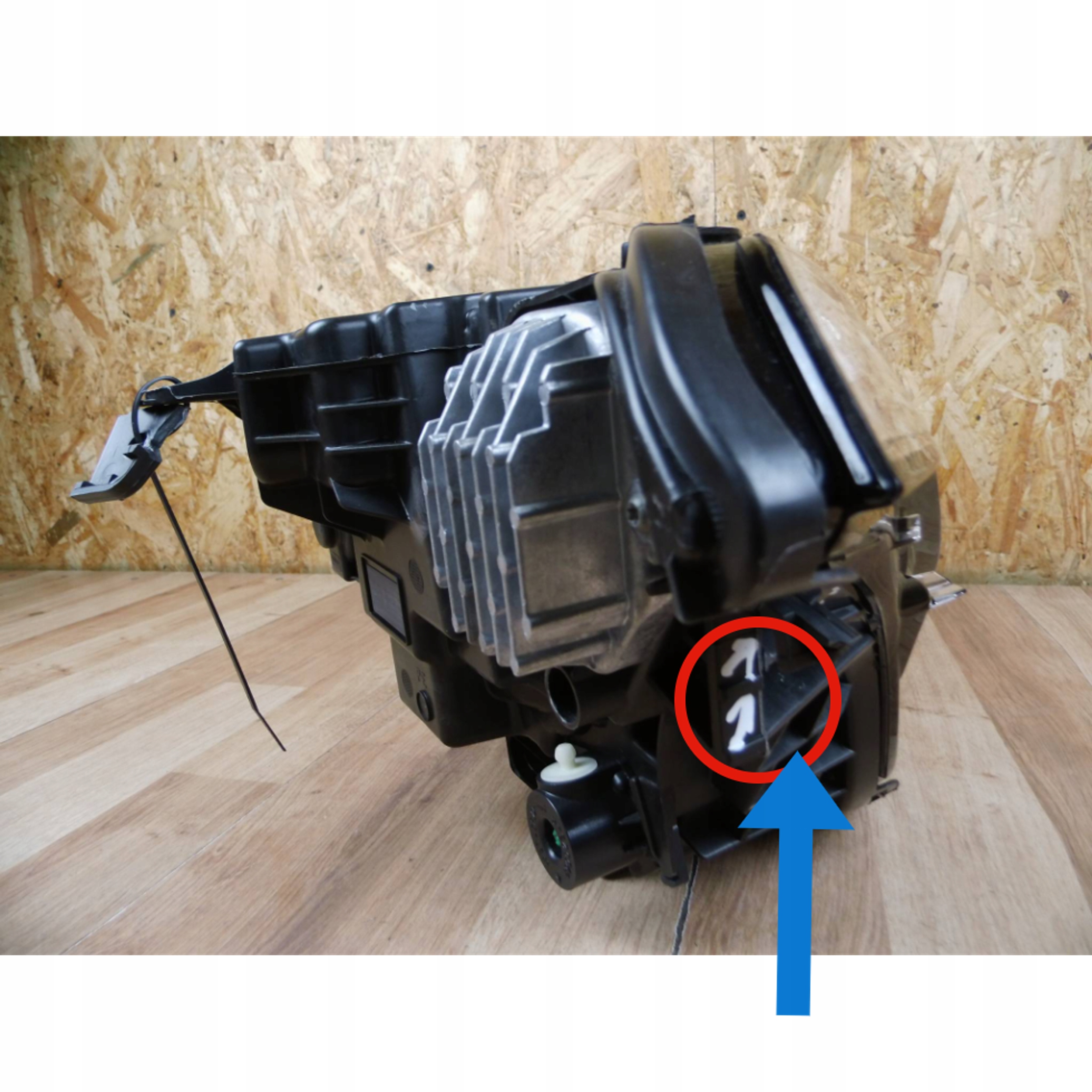 Volvo XC90 II 2022+ LIFT light right front front right LED