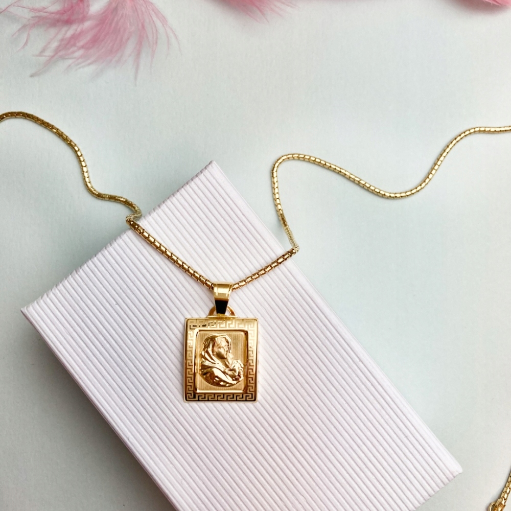 PROSTOKĄTNY ZŁOTY MEDALIK Z MATKĄ BOSKĄ PR. 585 Kod producenta W018/5-MK