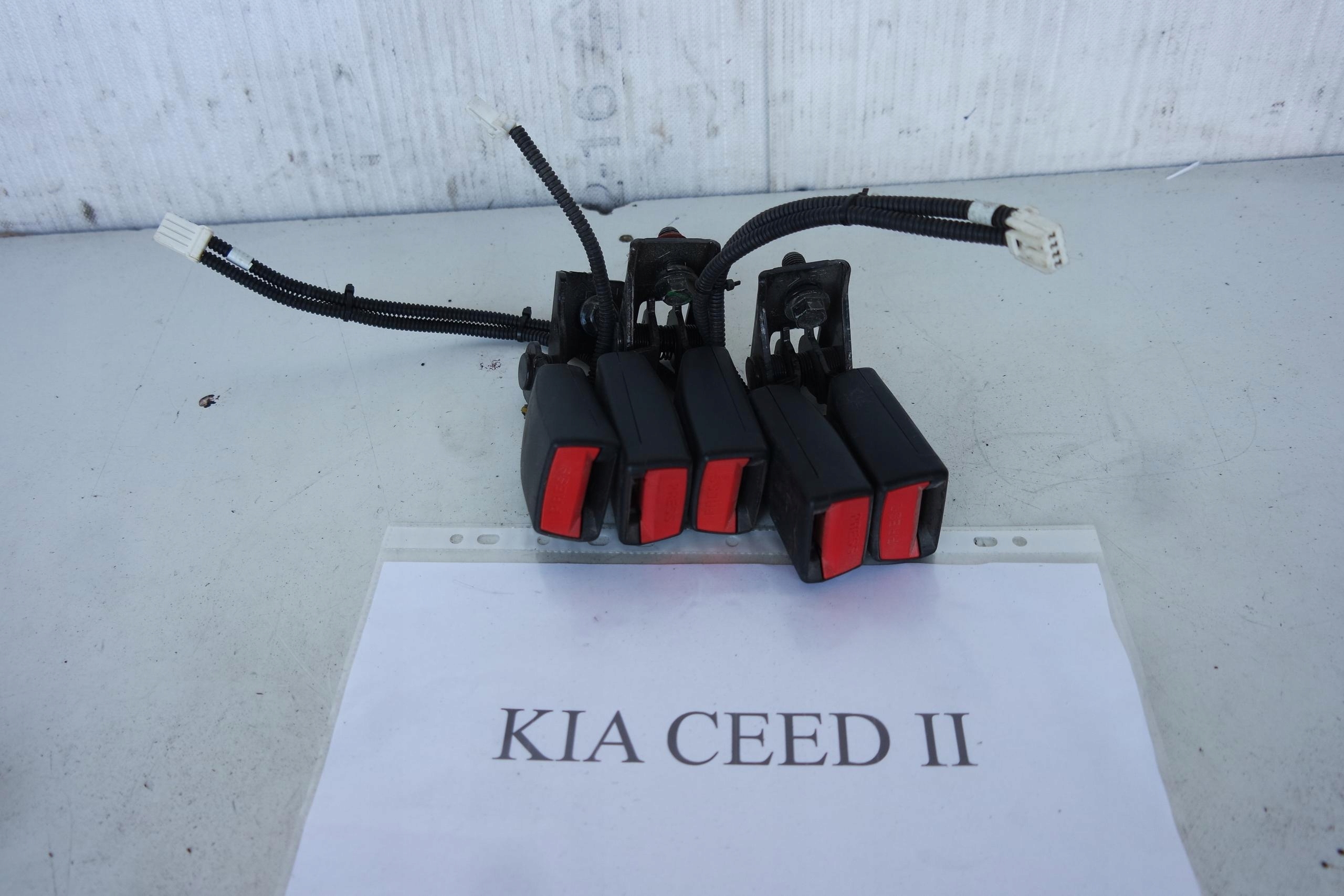 ZAPINKI PASA BEZPIECZEŃSTWA KIA CEED II
