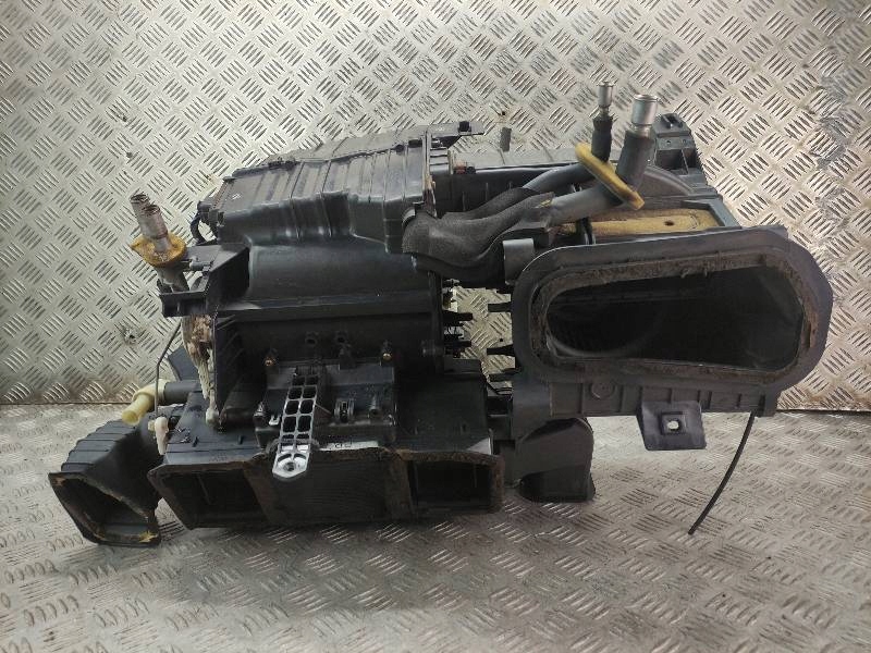 87010-05650 - Корпус нагревателя комплектный вентилятор AVENSIS T22