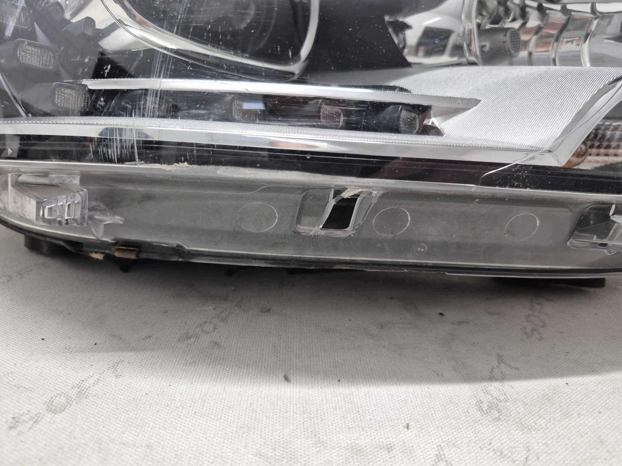 VW T5 LIFT 09- light right front front BI-XENON 7E5941016