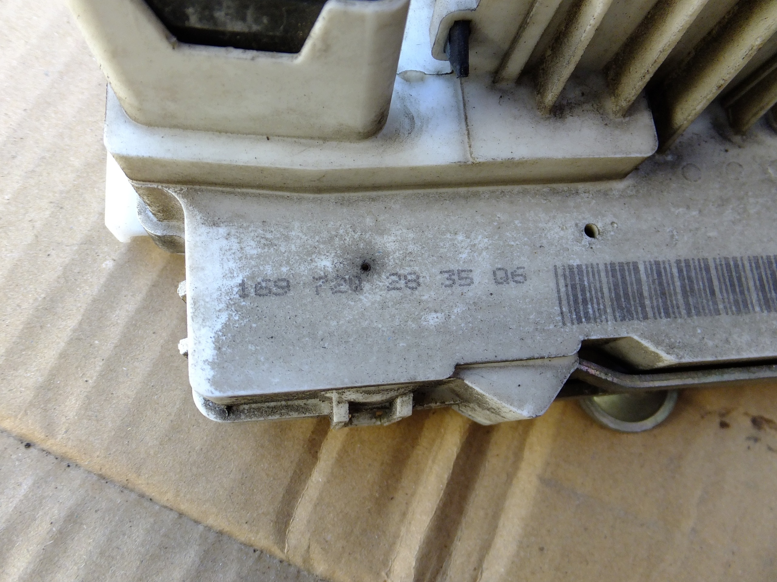 lock right front mercedes w245 1697202835