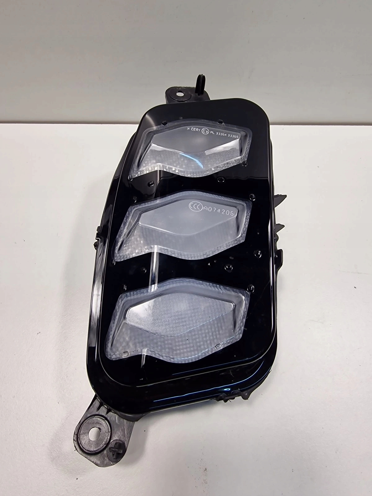 VW ID. 4 ГАЛОГЕННЫЕ СВЕТОДИОДНЫЕ ПРАВЫЙ DRL 11A941056A