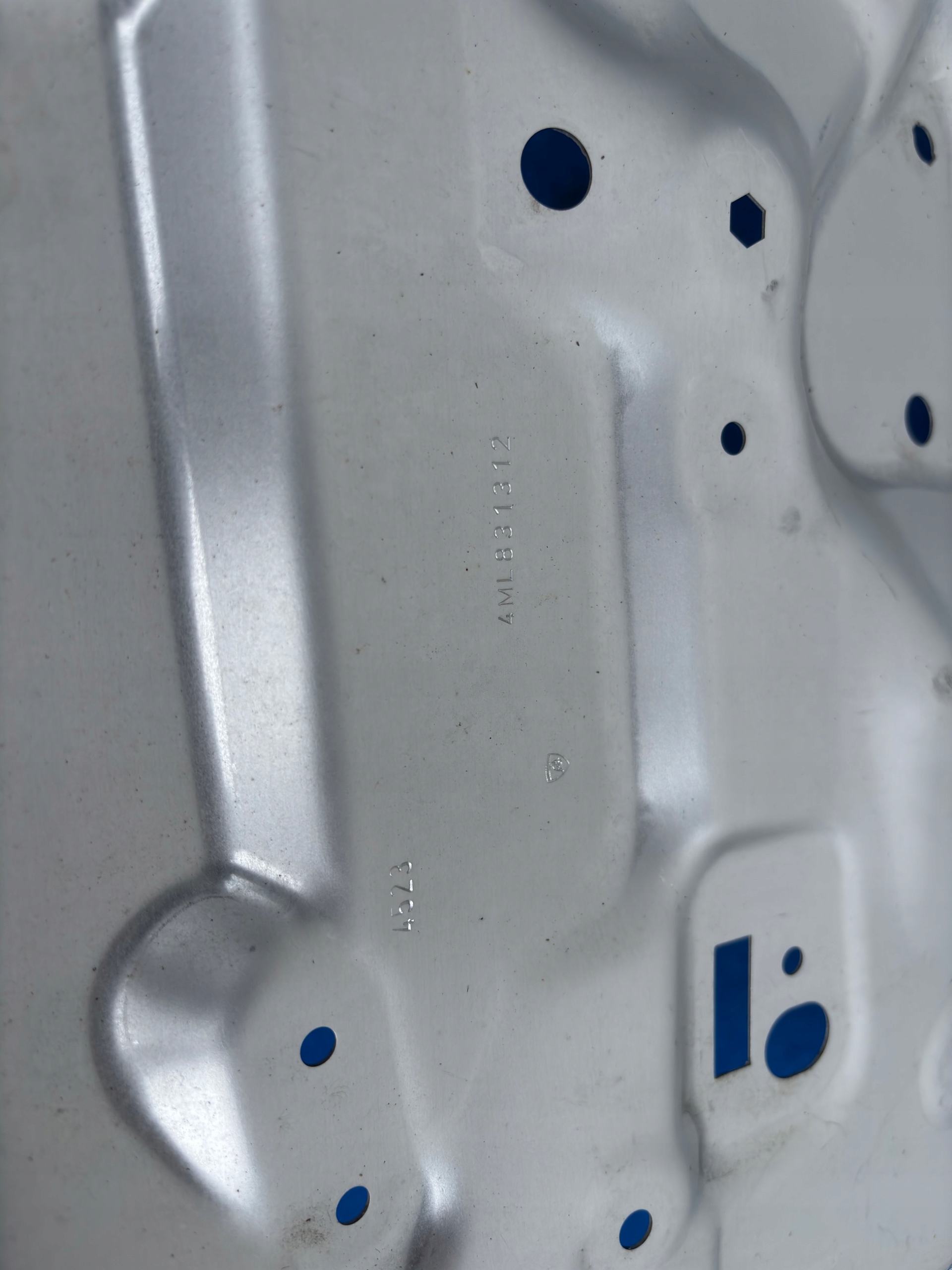 LAMBORGHINI URUS 4ML support SZKIELET door right front pillar PP43RM
