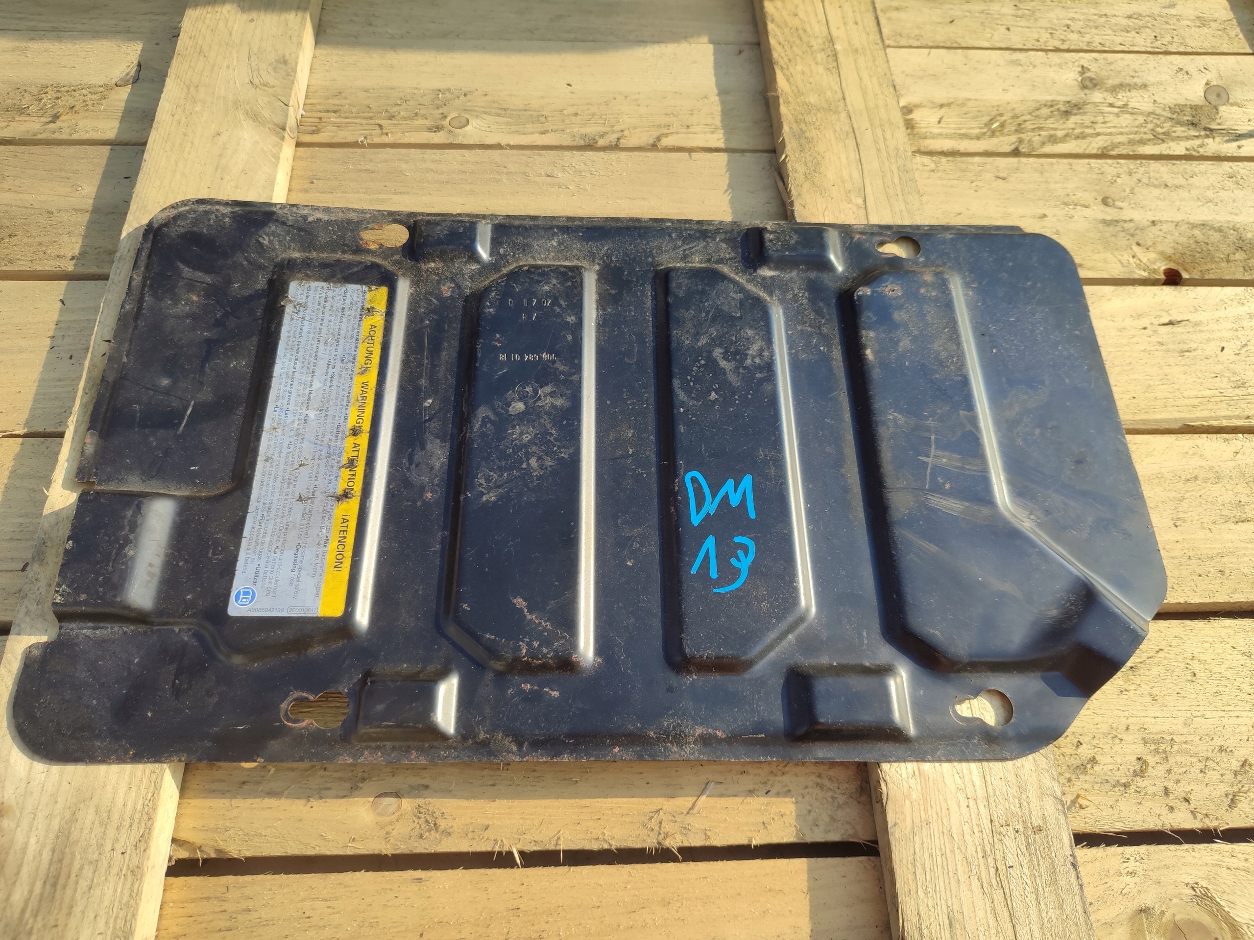 Blende Abdeckung AKUMULATORA MERCEDES SPRINTER W906 9066840118