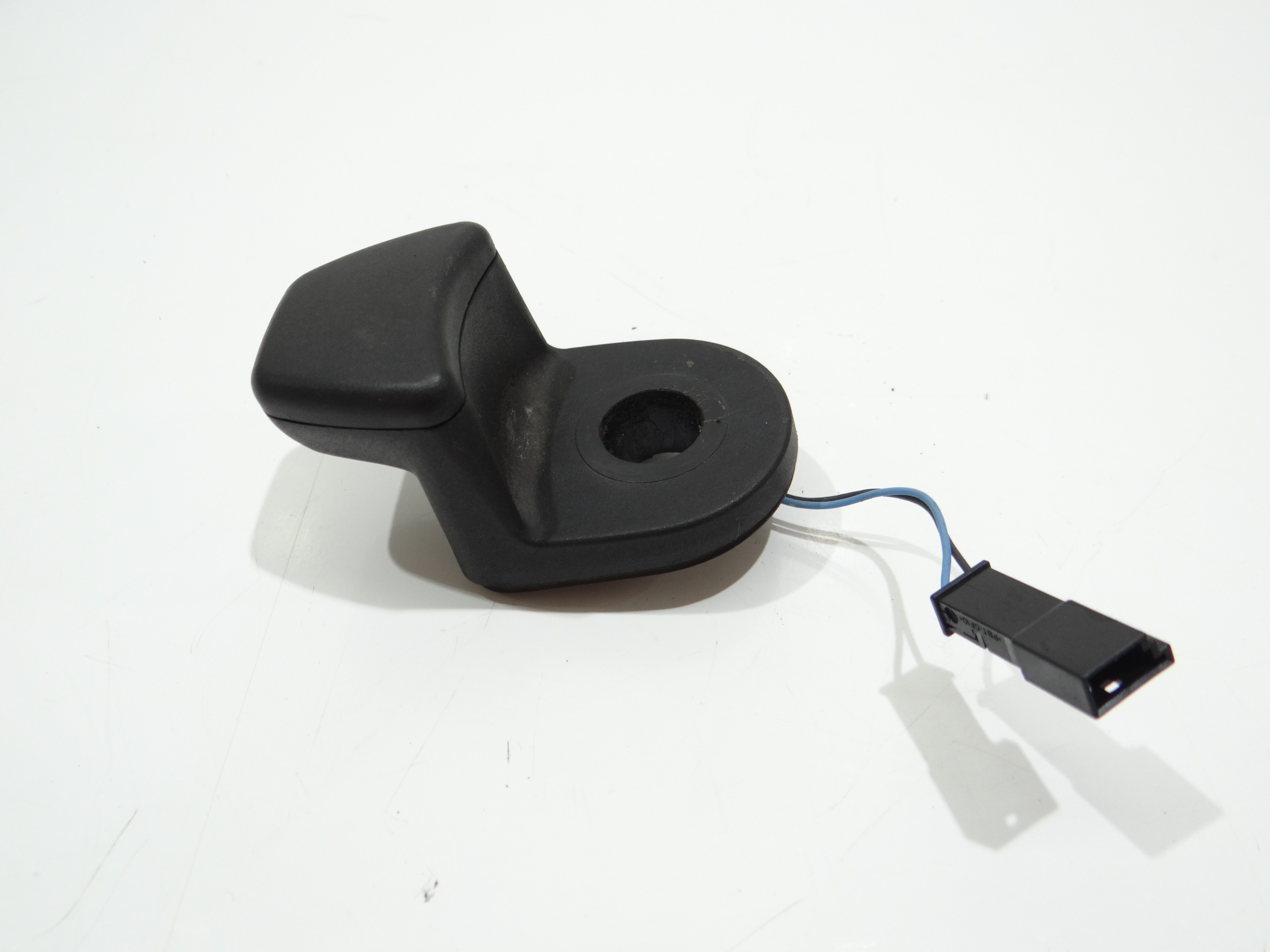 MIKROSTYK button of the opening bonnet boot BMW E61 9200673
