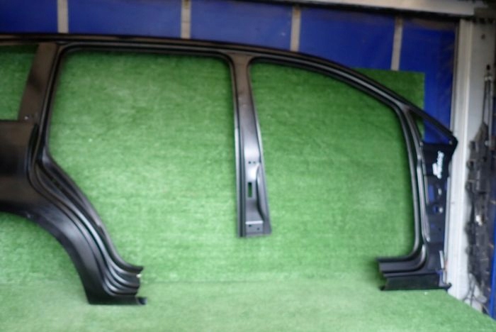 VW TOURAN 10-15 side right pillar threshold fender rear