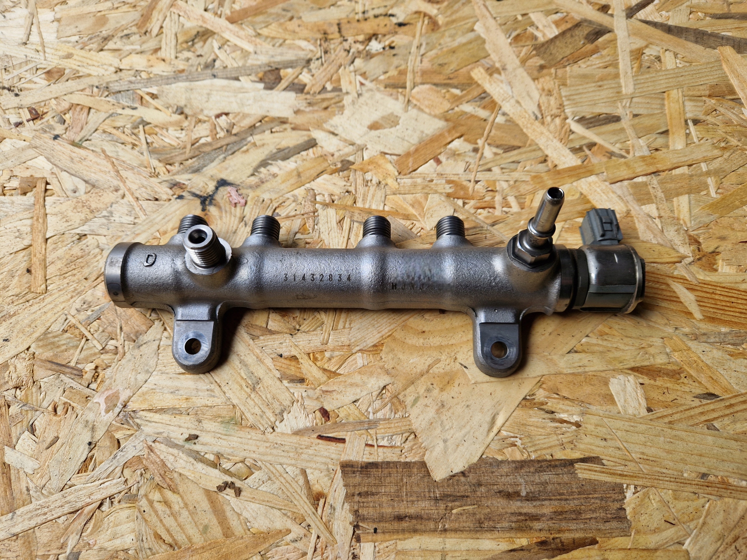 Rampe injection VOLVO XC60 XC90 2.0D MILD HYBRID 31432834
