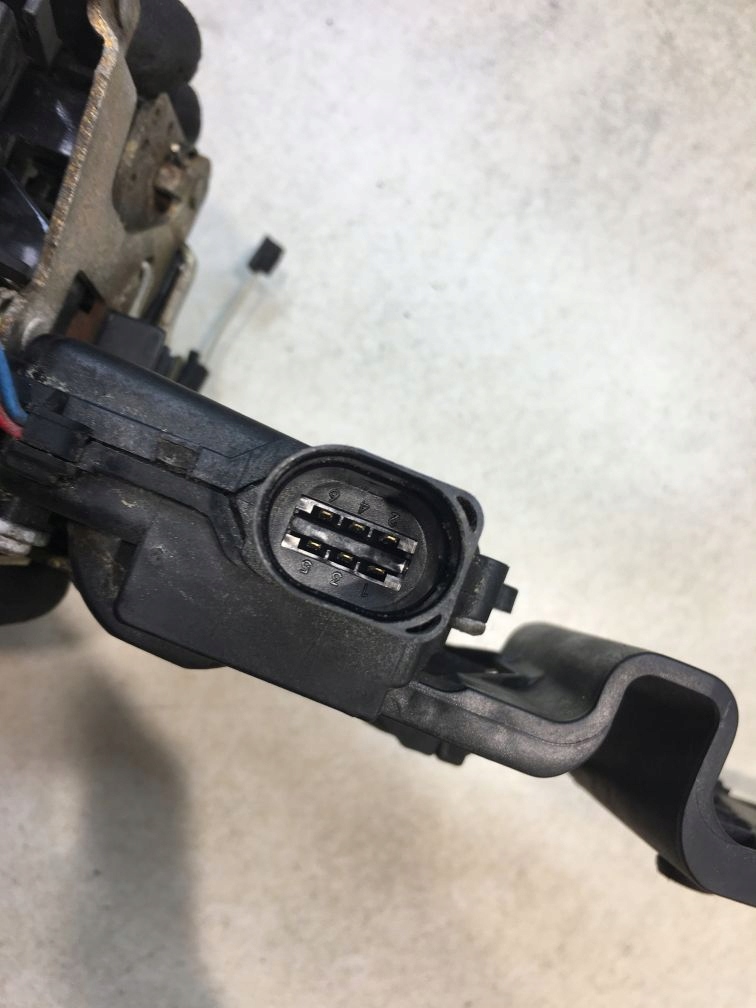 lock door right rear part VW PASSAT B5 6 PIN