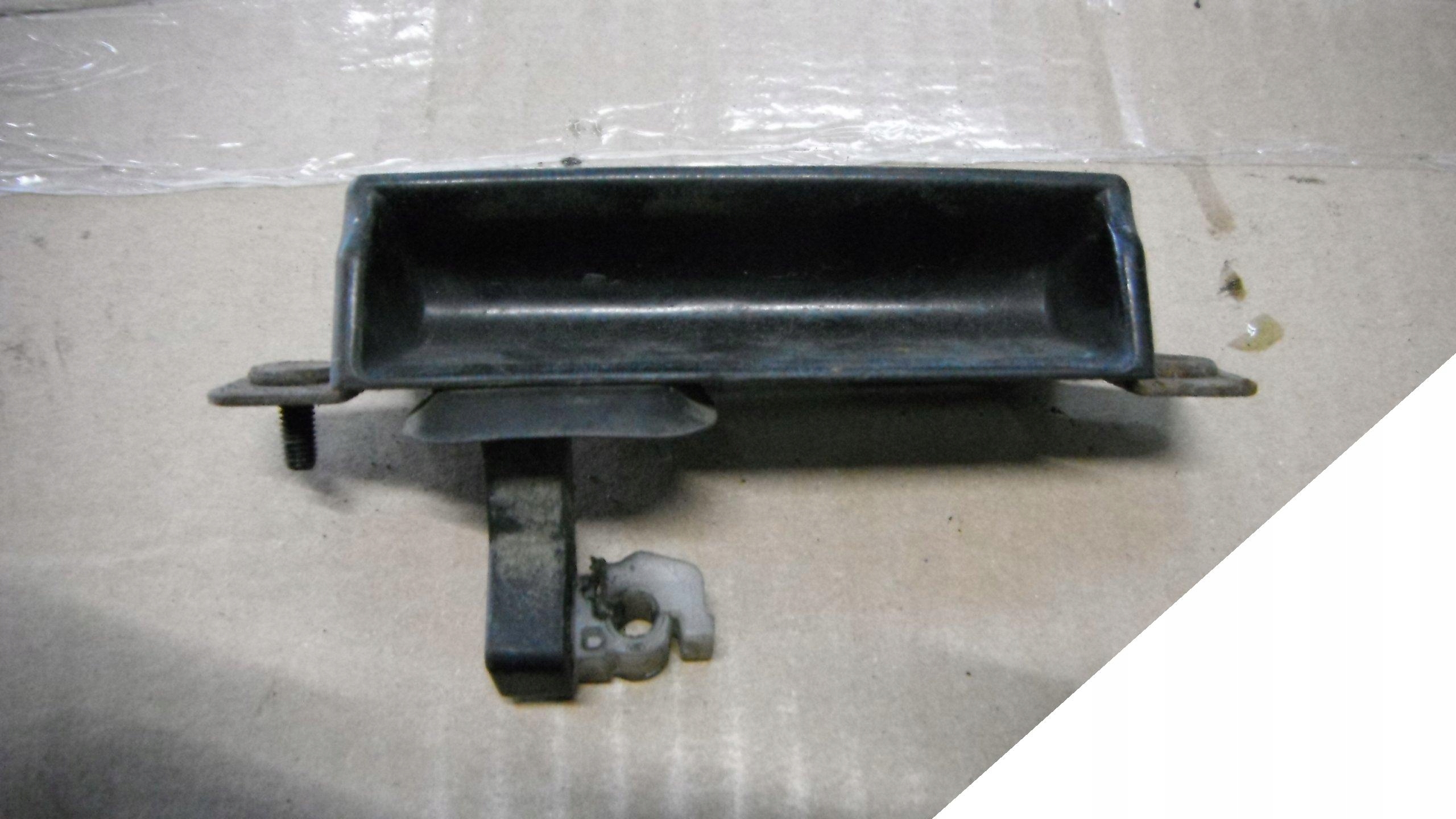 MAZDA 6 VI 02-05 KOMBI KLAMKA Z KLAPY TYŁ