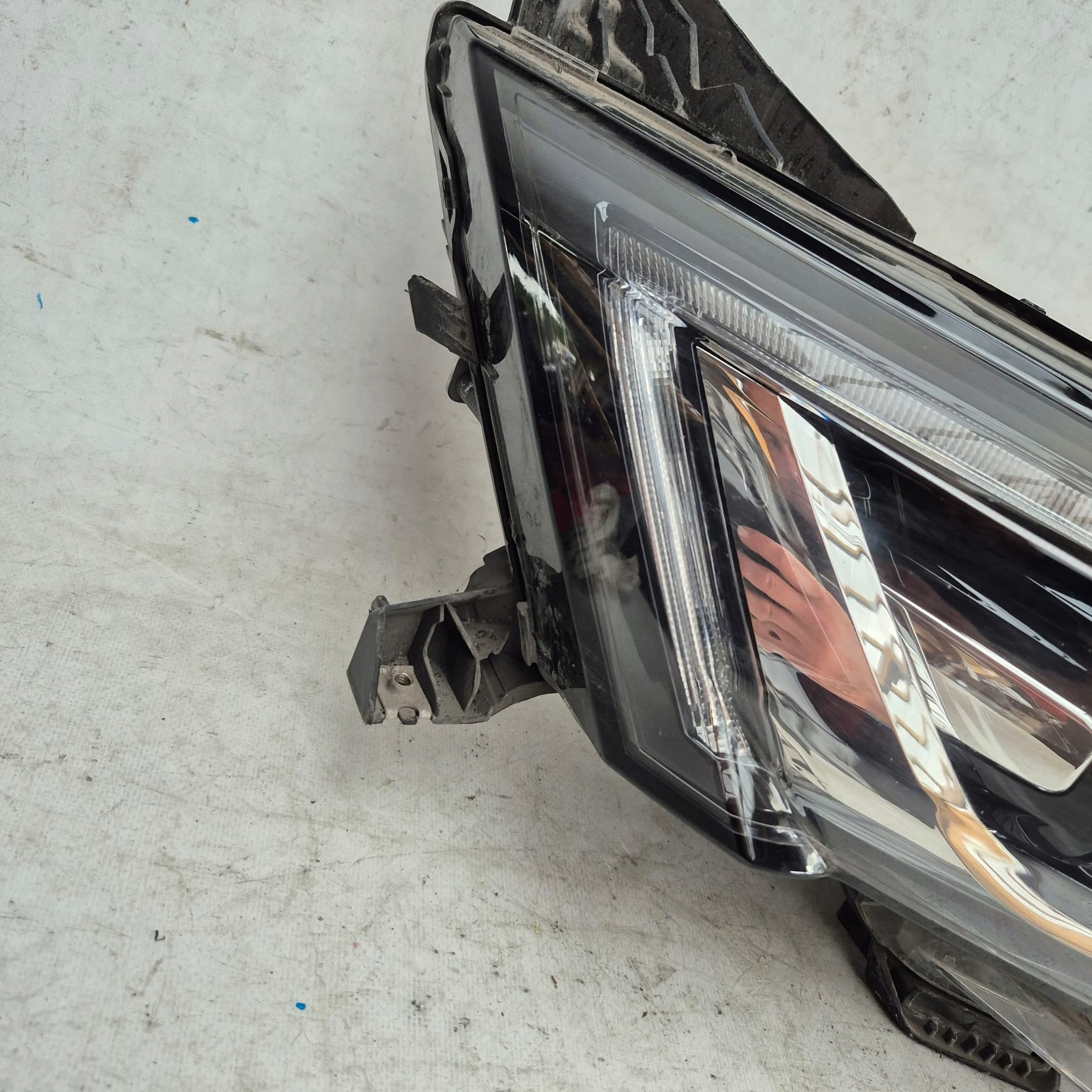 RENAULT TALISMAN 15- light right front front lens LED 260108543R