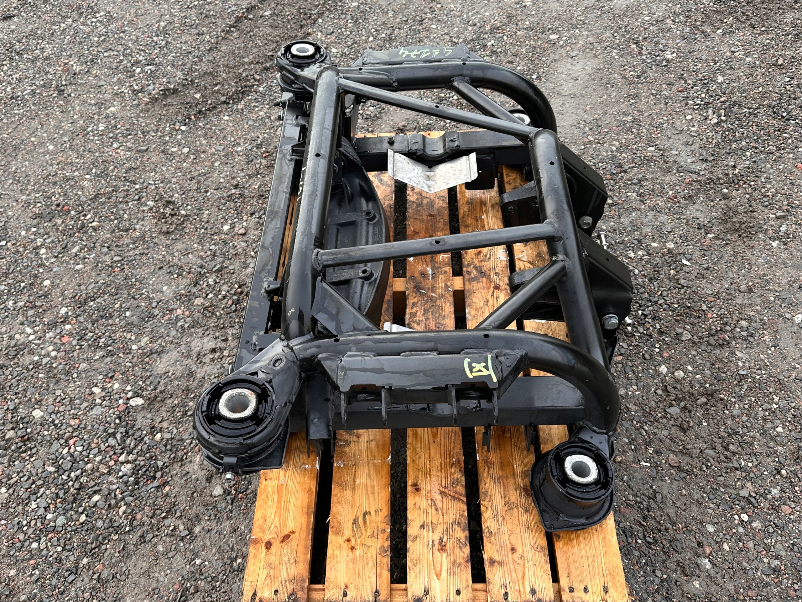 axle beam subframe sider rear part rear. Maserati GranTurismo 2008+