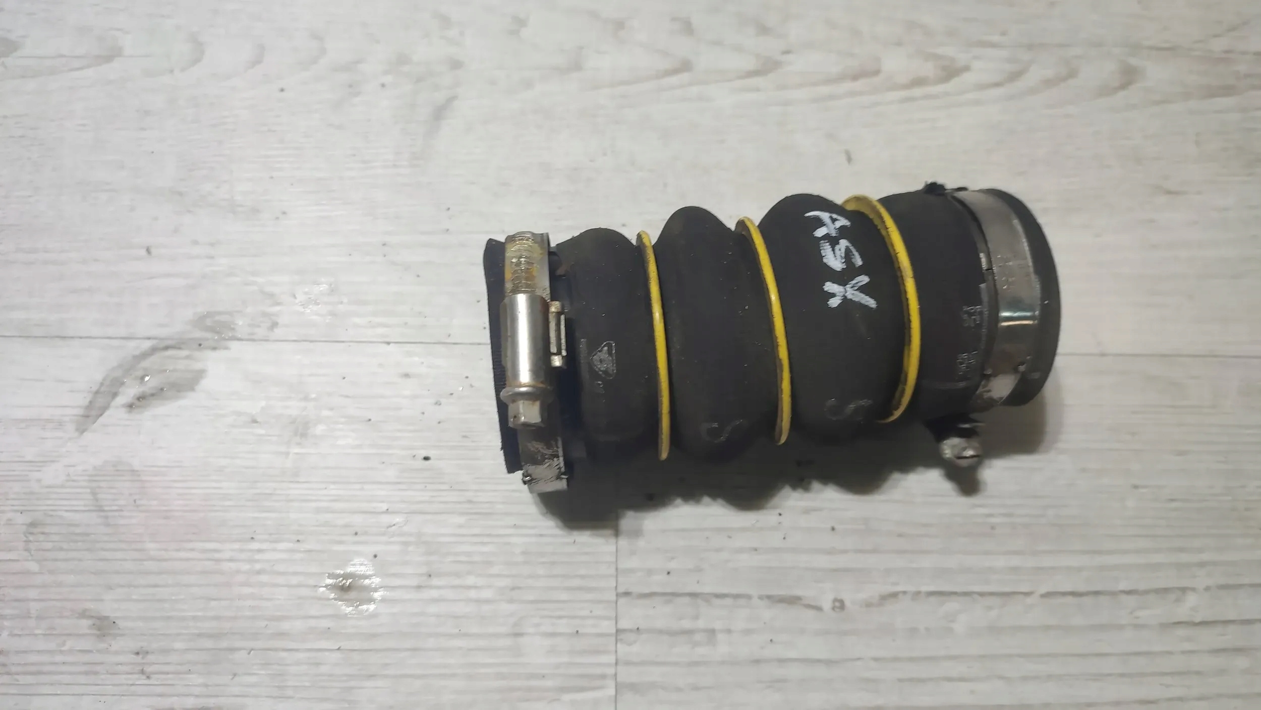 Mitsubishi ASX 18r. 1.6DiD Schlauch luft Turbolader