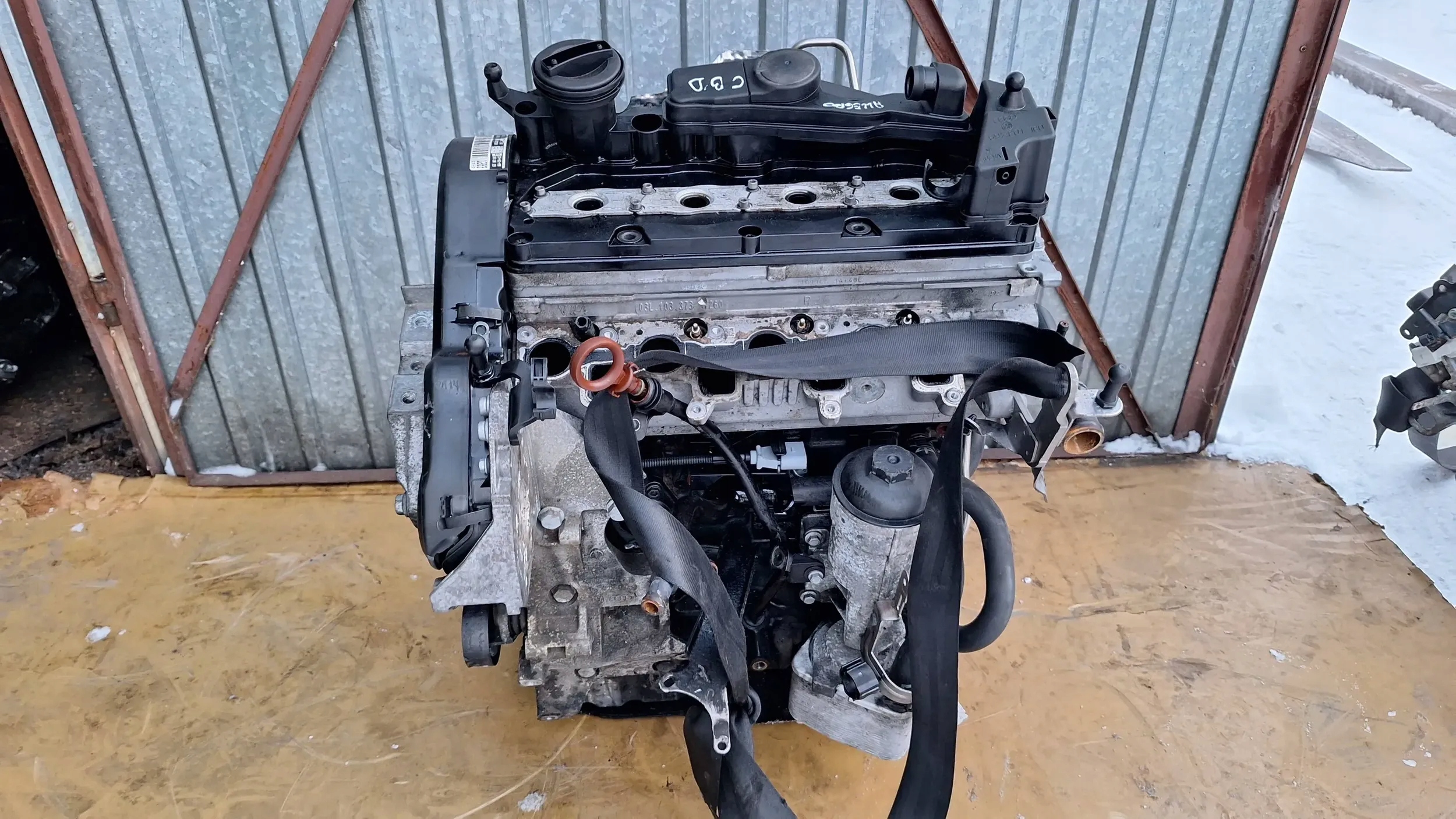 engine SKODA OCTAVIA ll 2.0 TDI CBD unprotected pillar 09