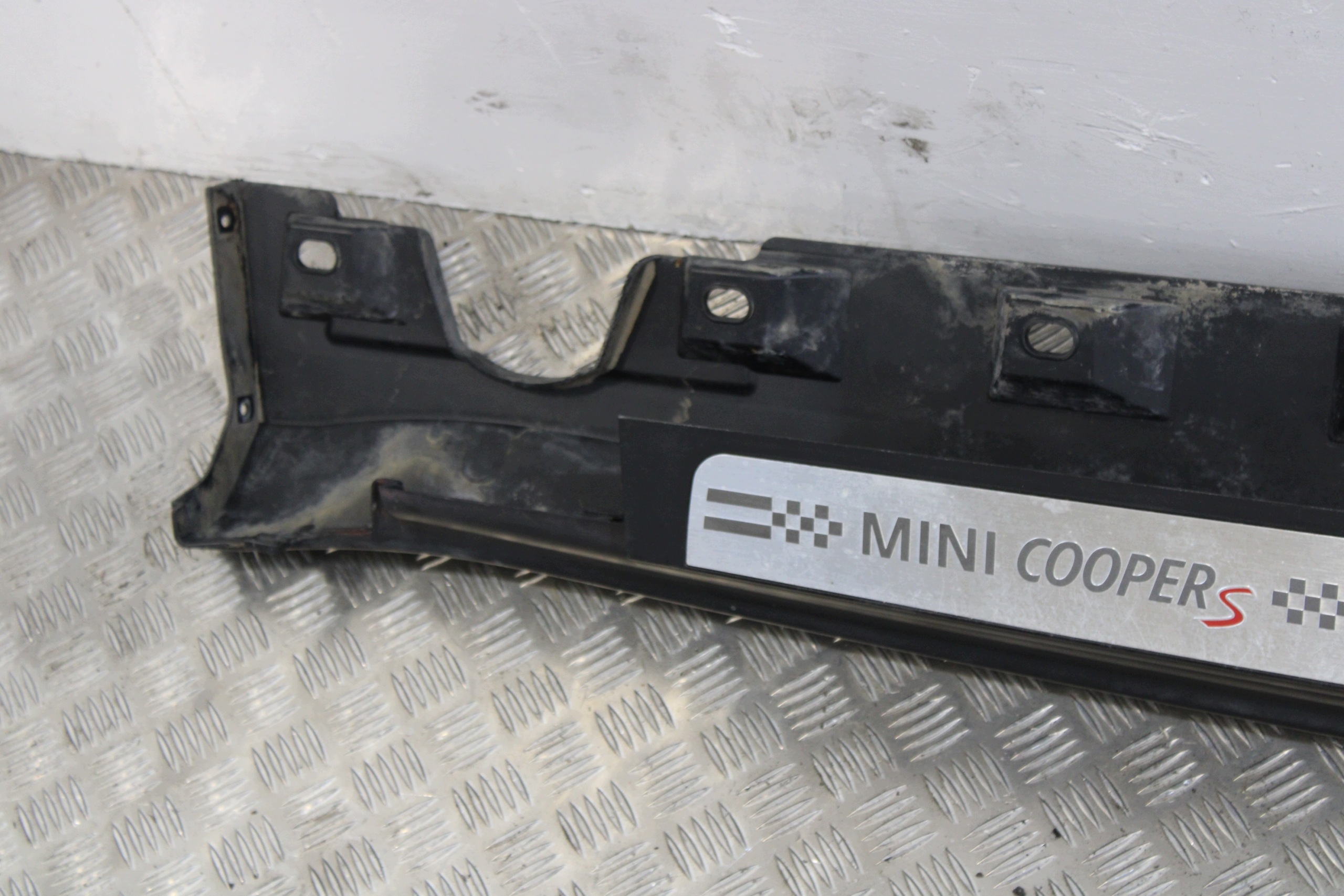 cap threshold left threshold left 9801887 MINI COUNTRYMAN R60 S