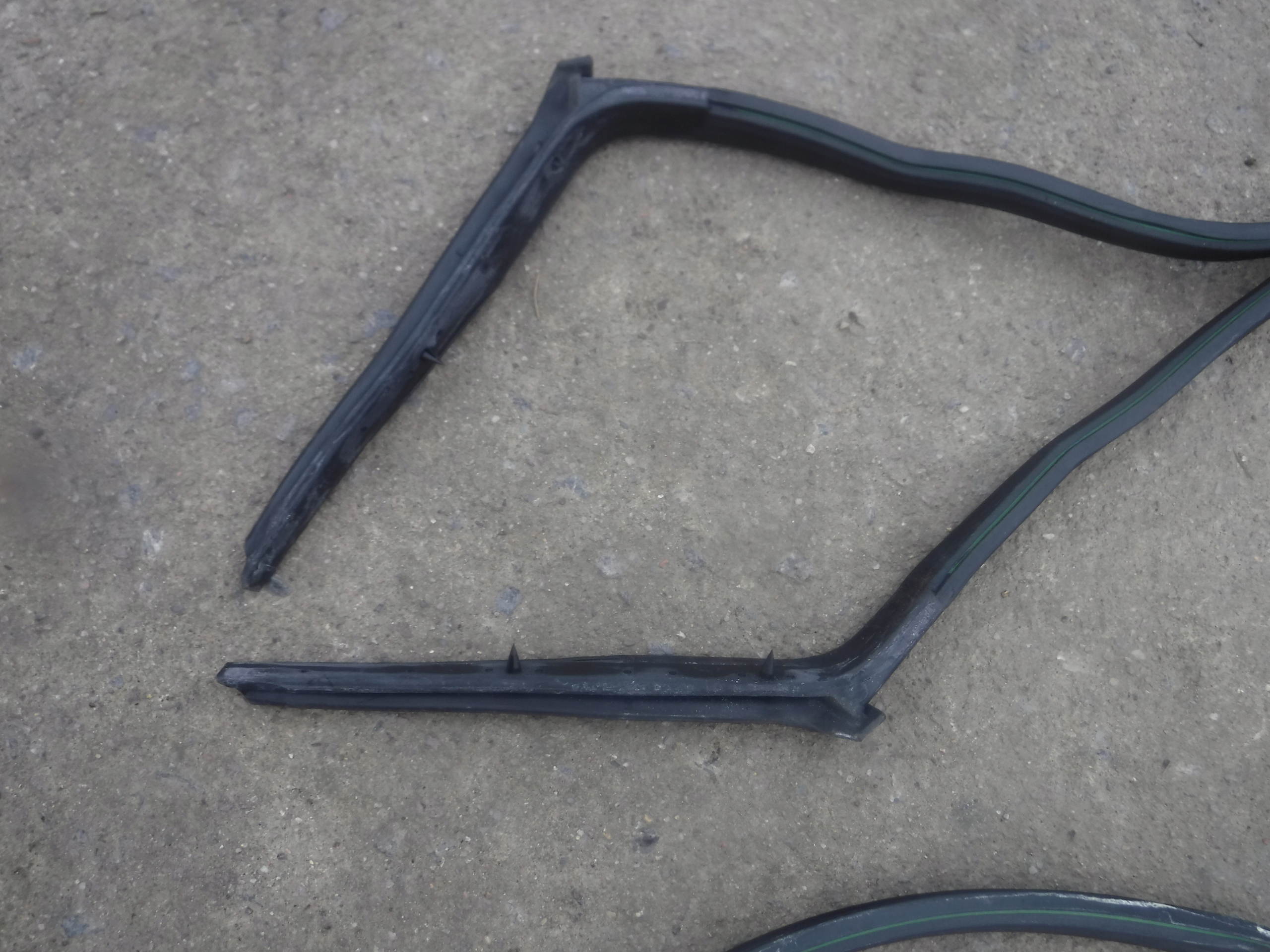 MERCEDES W124 COUPE CABRIO gasket rubber door