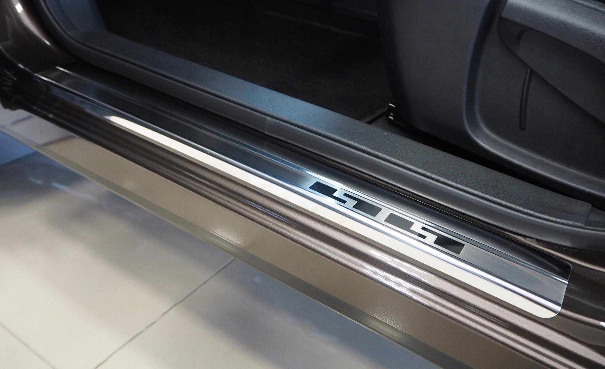 NAKŁADKI PROGOWE LISTWY PROGI VOLKSWAGEN PASSAT B8 Numer katalogowy producenta 5906093969017