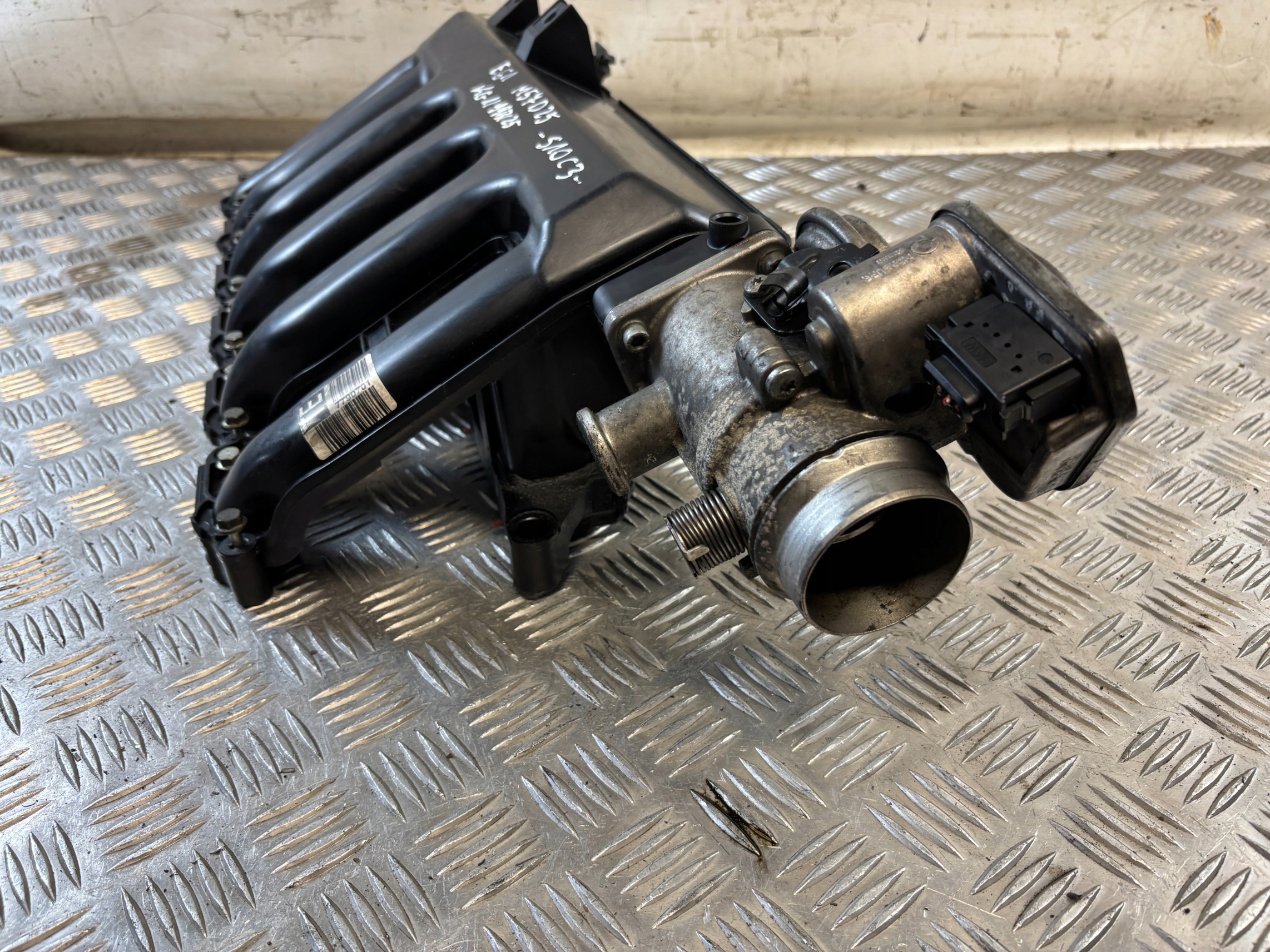 intake manifold BMW E61 2.5D M57D25 7790701