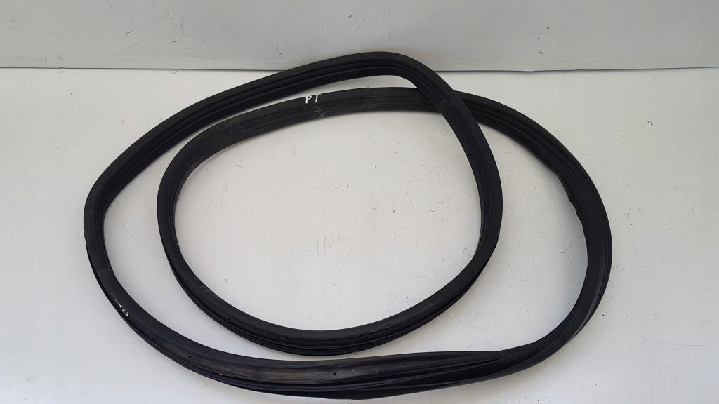 USZCZELKA DRZWI PRAWY TYŁ OPEL VECTRA B SEDAN Typ samochodu Samochody osobowe