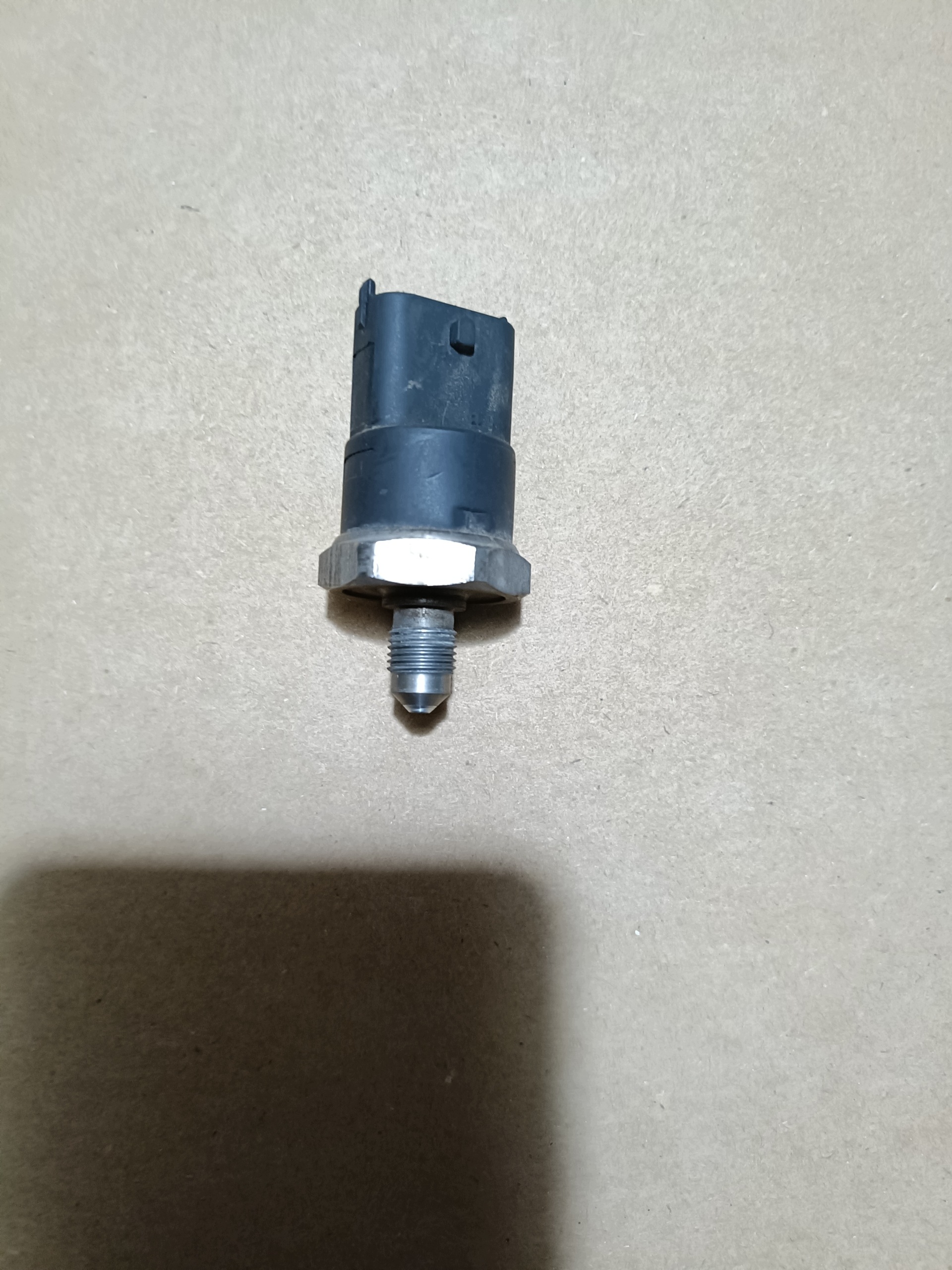 Capteur Pression Carburant Alfa Romeo 156 GT 2.0 JTS 0261545010