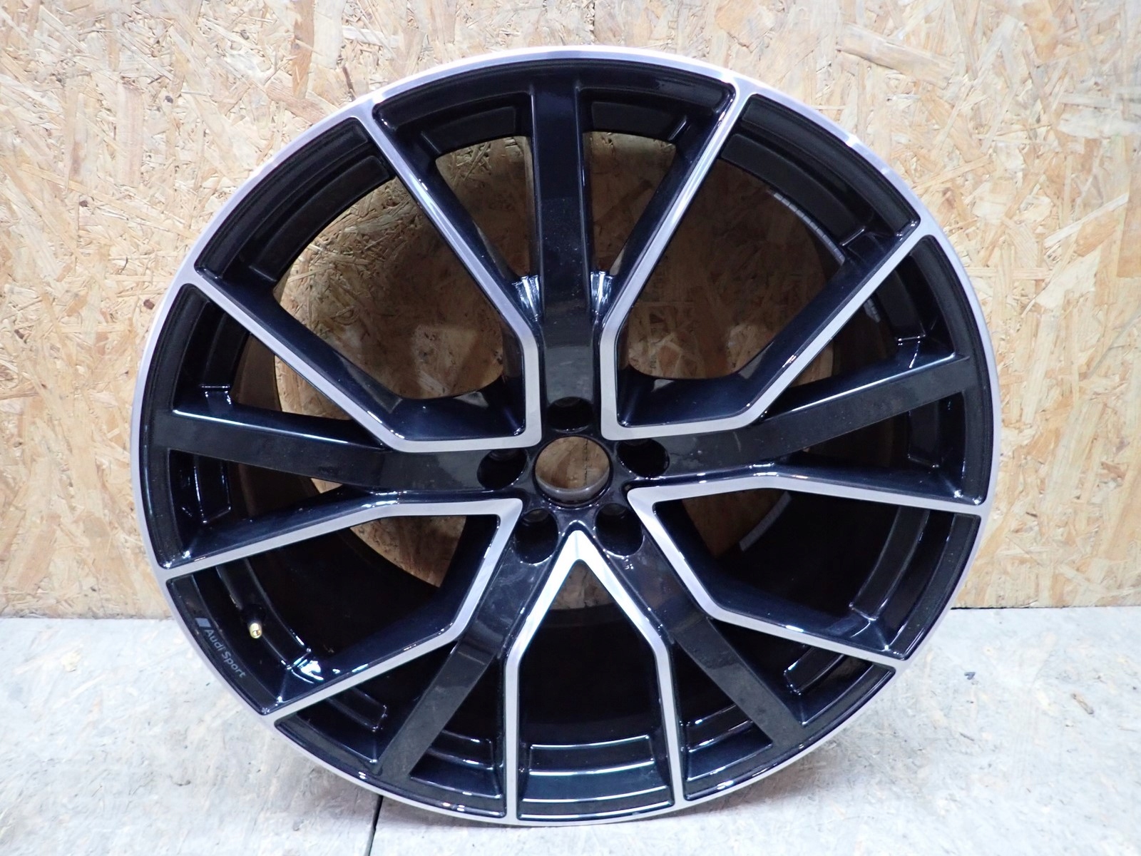 disk hliníkový AUDI Q7 SQ7 Q8 RSQ8 4M 4M8 22'' 4M0601025CS