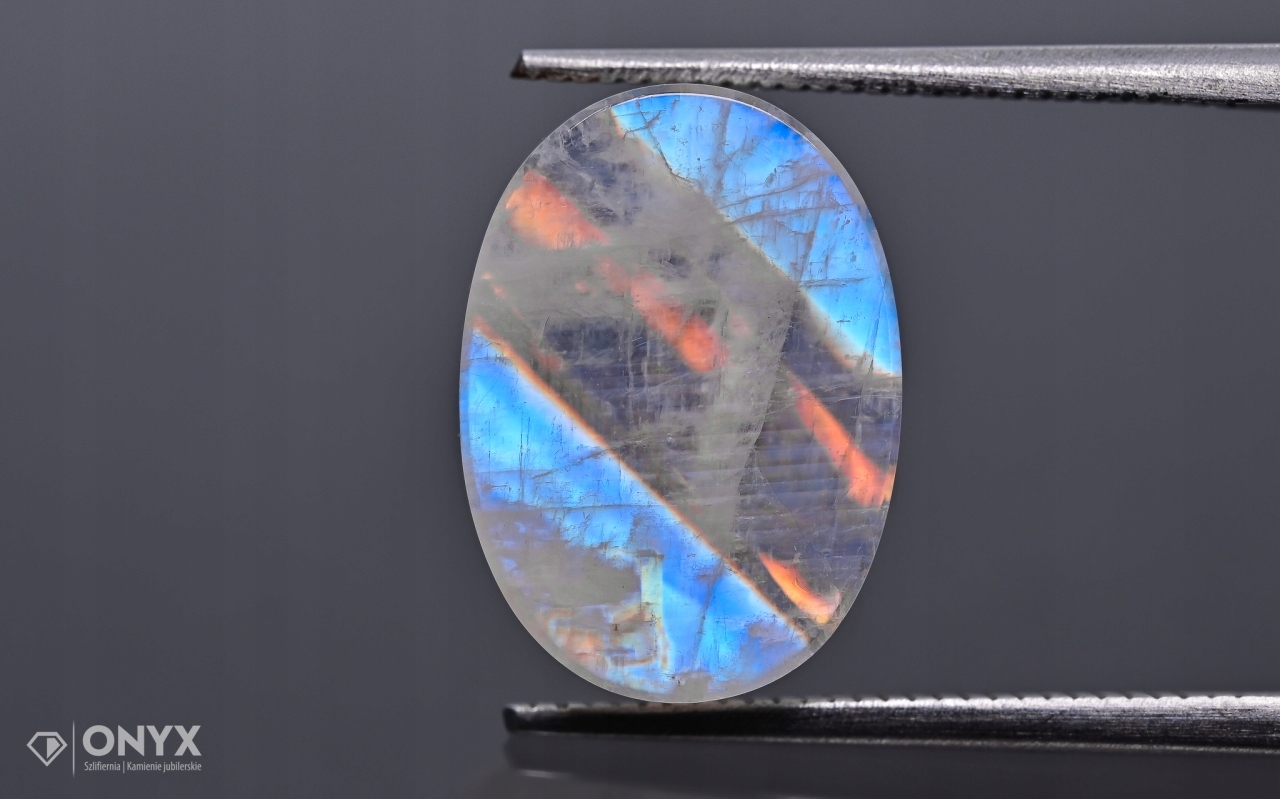 Měsíční kámen mělký ovál 14x10 mm