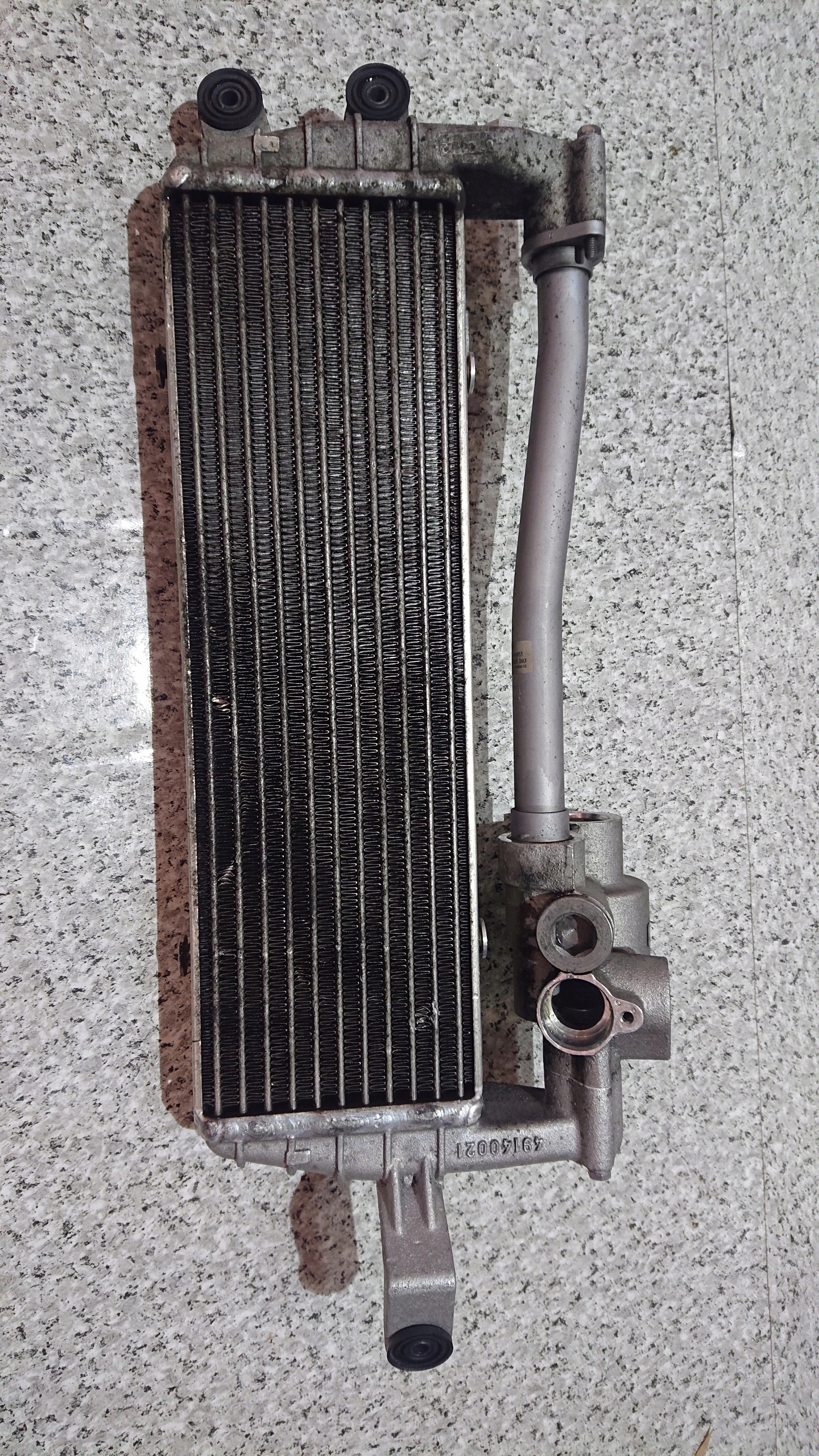 CHŁODNICA OLEJU AUDI R8 420117015A