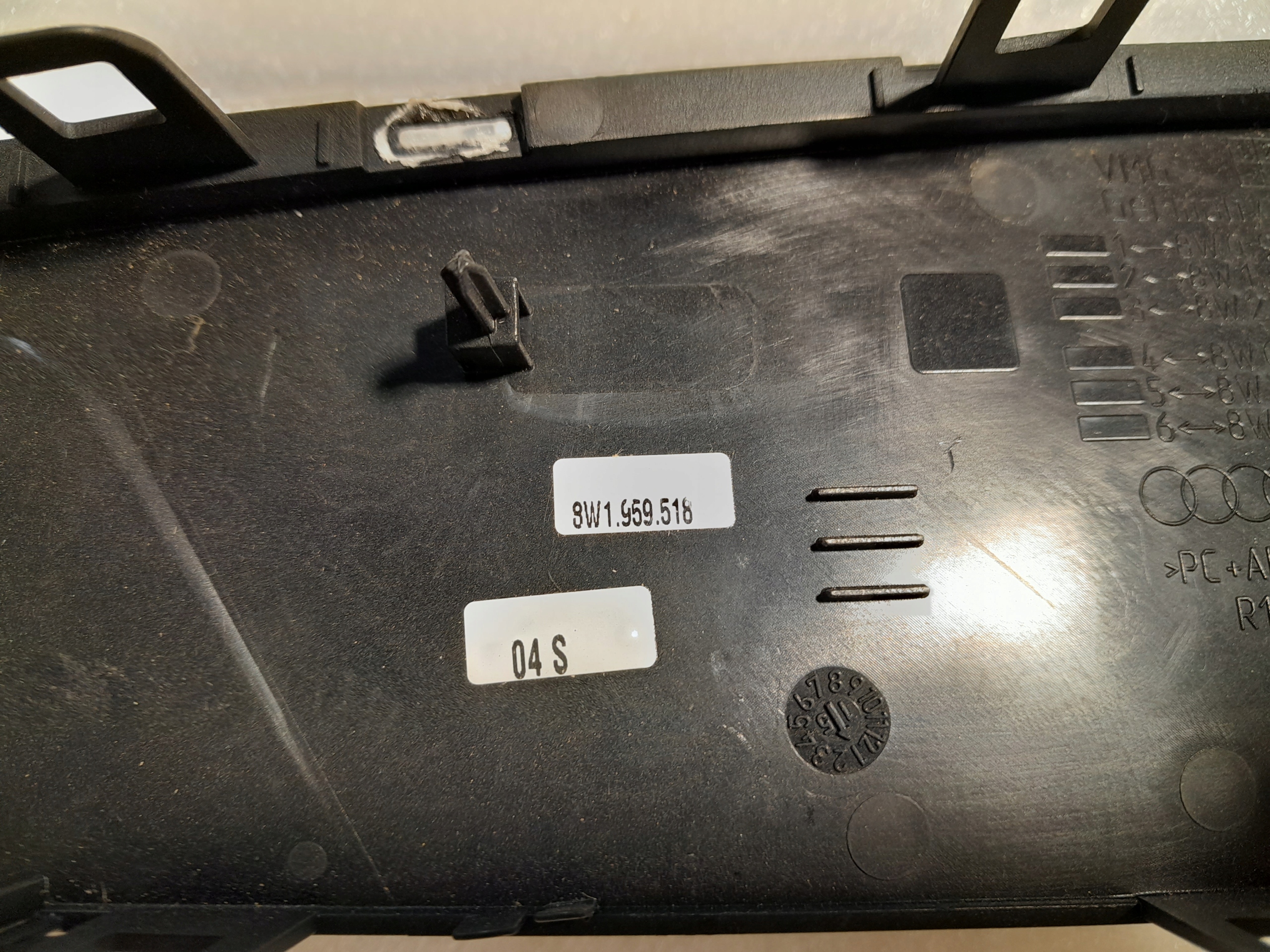 Audi A4 B9 ручка двери внутренняя 8W1959518