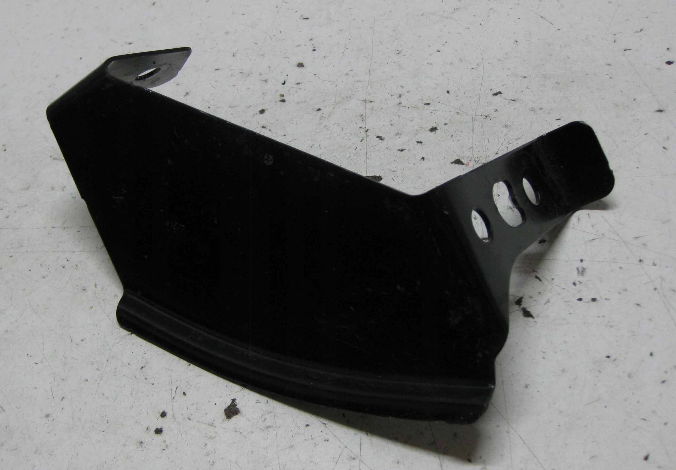 RENAULT MASTER III left holder of a bumper front 764216334R