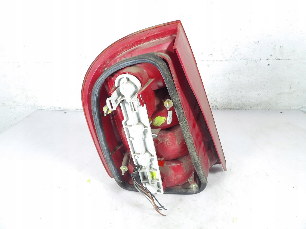 SKODA FABIA and HATCHBACK light rear part right 6Y6945112B