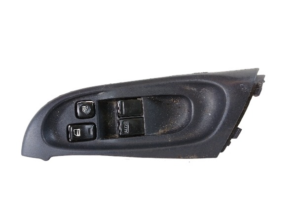 NISSAN ALMERA N16 PANEL okna levý předek