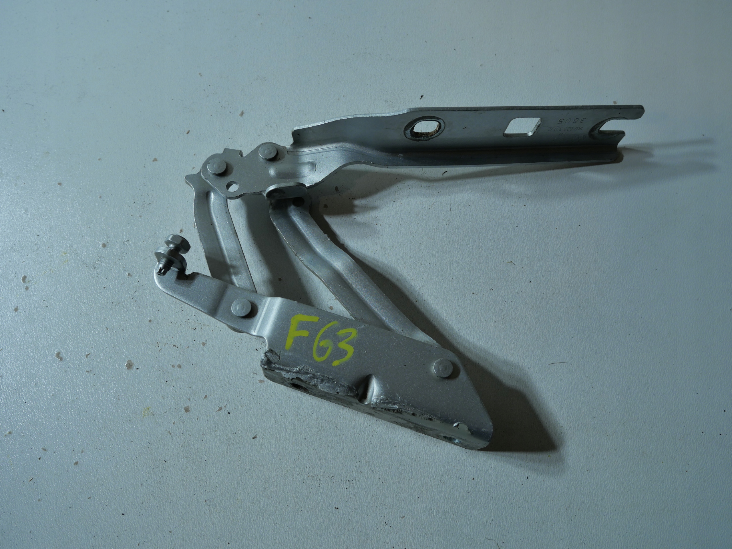 hinge bonnets left VW GOLF V 1K0823301C