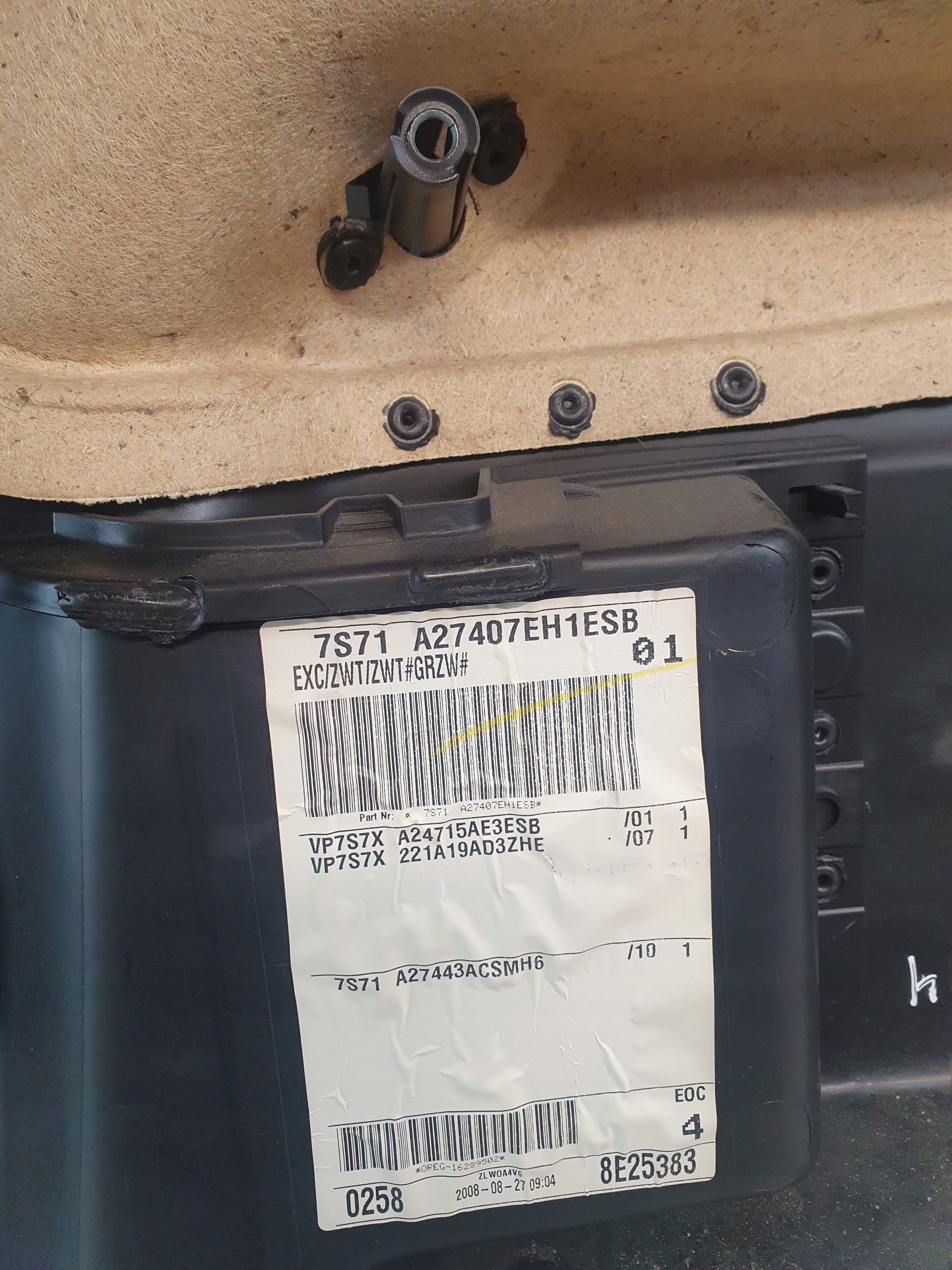 side upholstery left rear part FORD MONDEO MK4 KOMBI 08r.