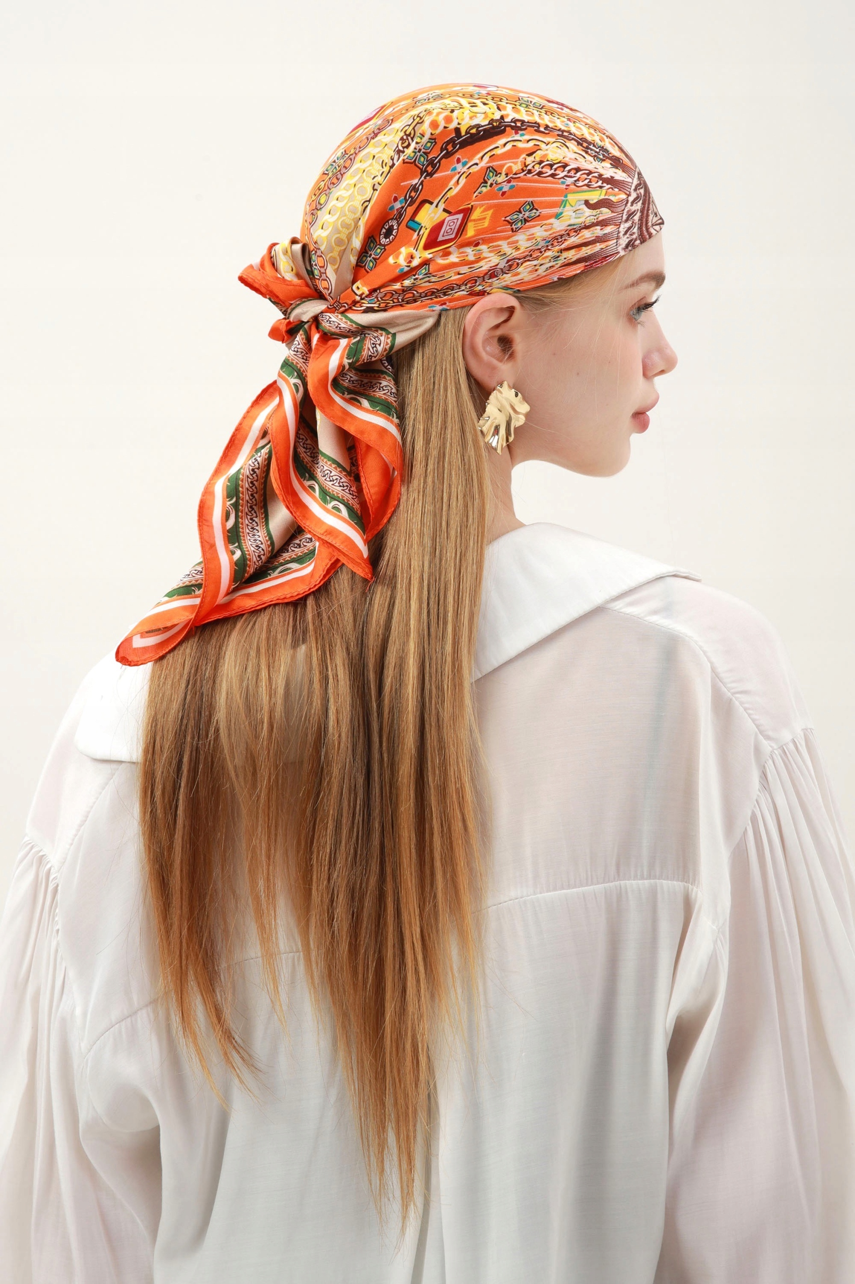 APASZKA DAMSKA pod szyję na włosy CHUSTKA GAWROSZKA BANDANA CHUSTA 70x70CM Marka inna