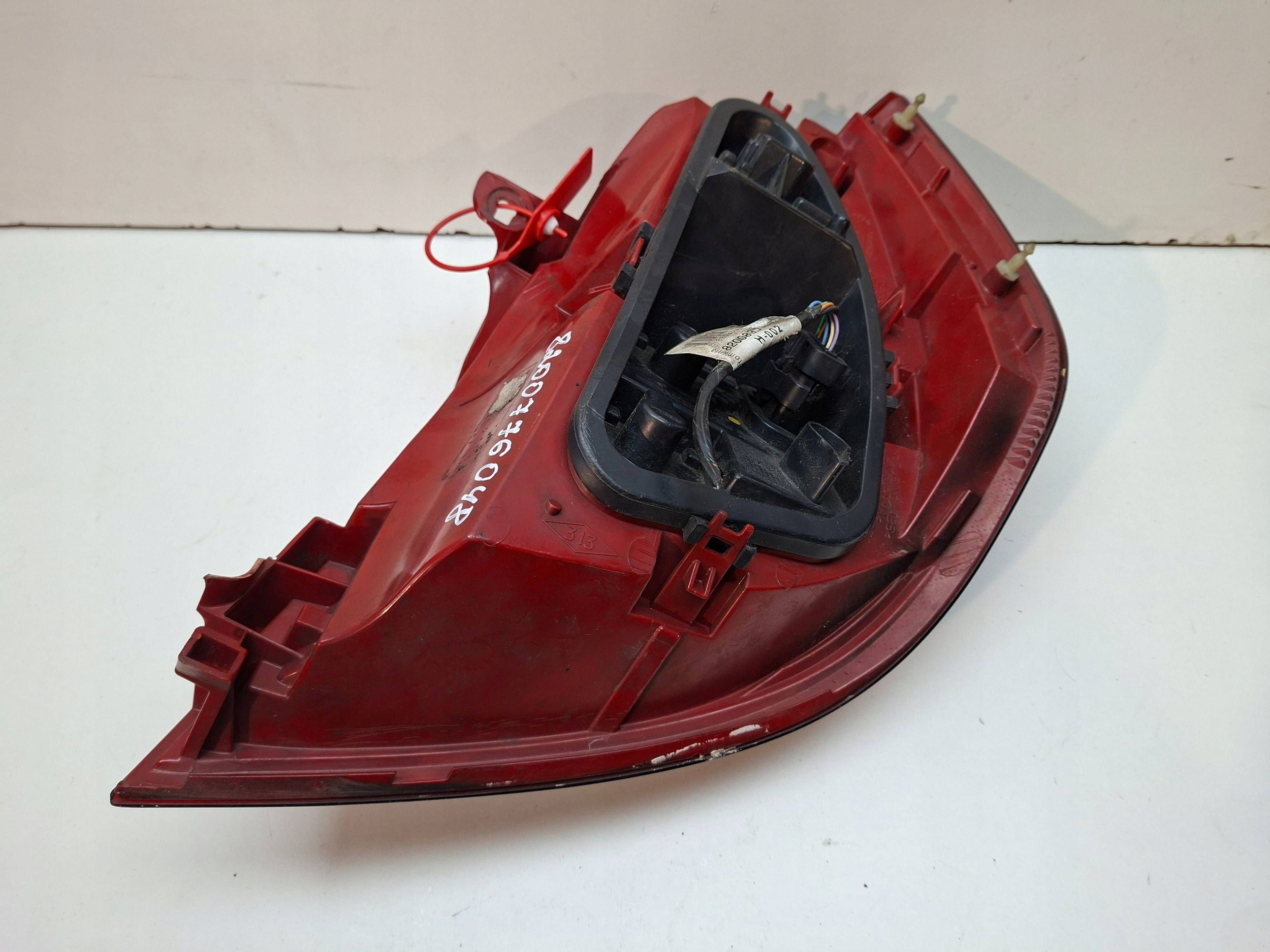 light rear left 8200776048 RENAULT CLIO III LIFT 2009