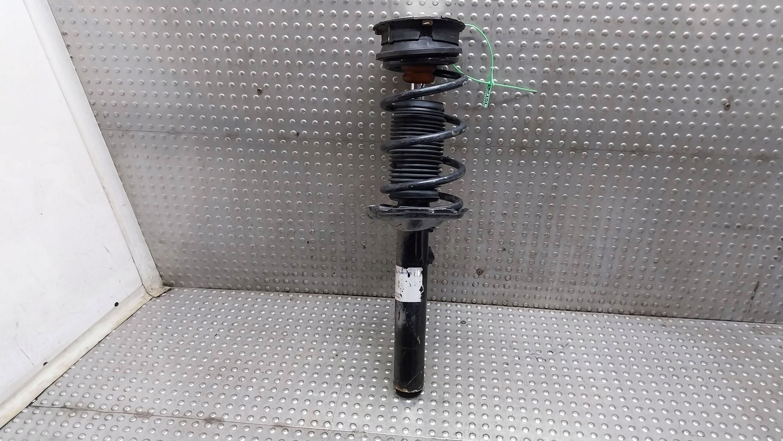 shock absorber right front 5Q0413023FJ GOLF VII OCTAVIA III A3 8V 1.6TDI