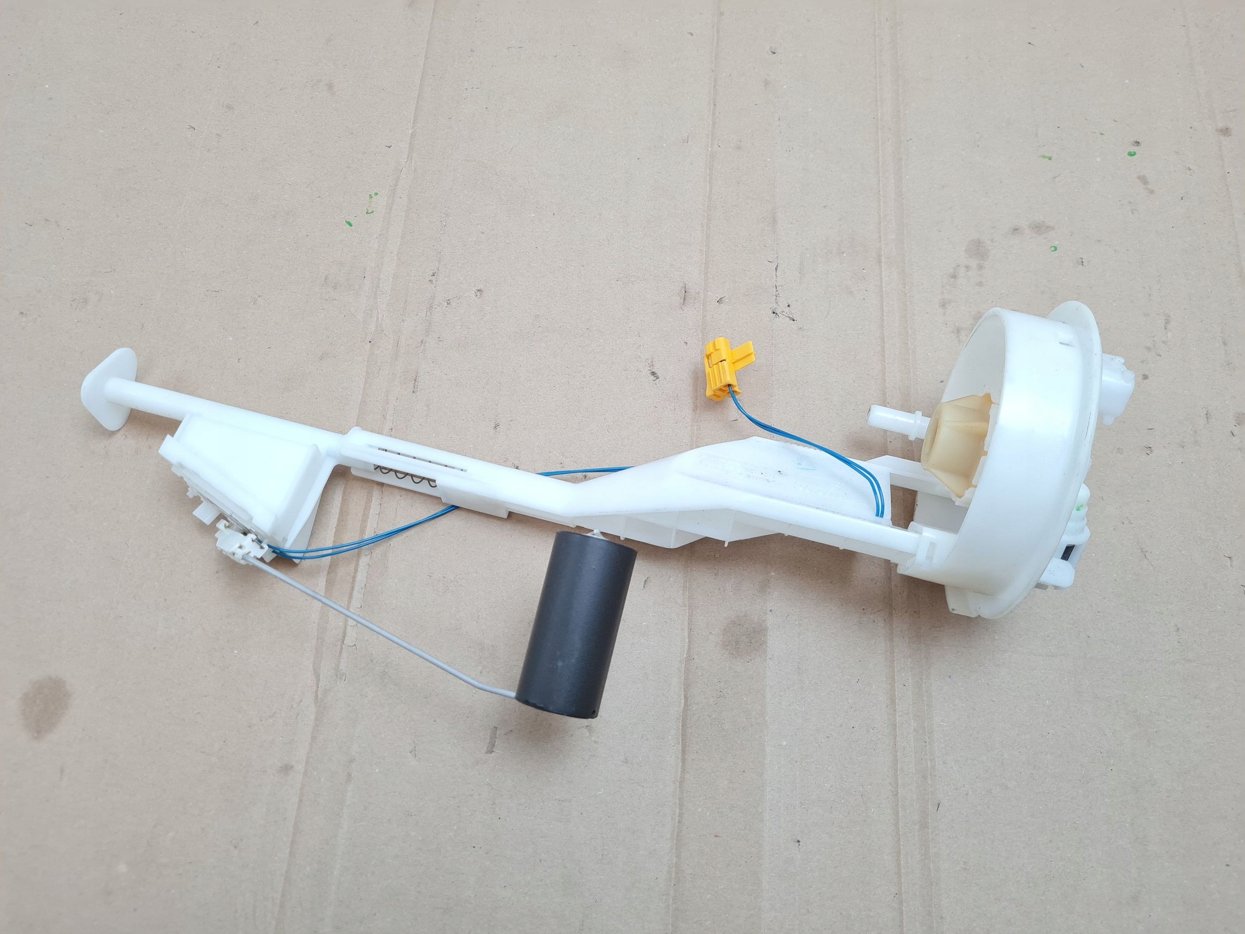 2011 PORSCHE 911 997 датчик уровня топлива 99762083300