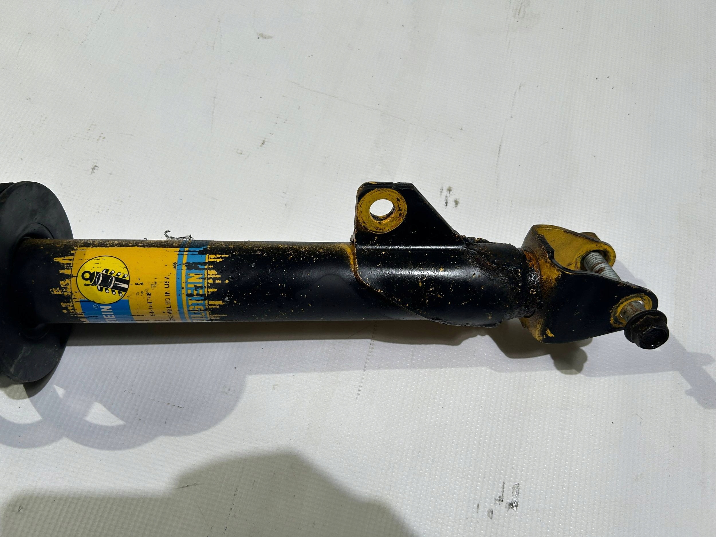 shock absorber Bilstein left front Mcperson Dodge Charger Challenger 2006r