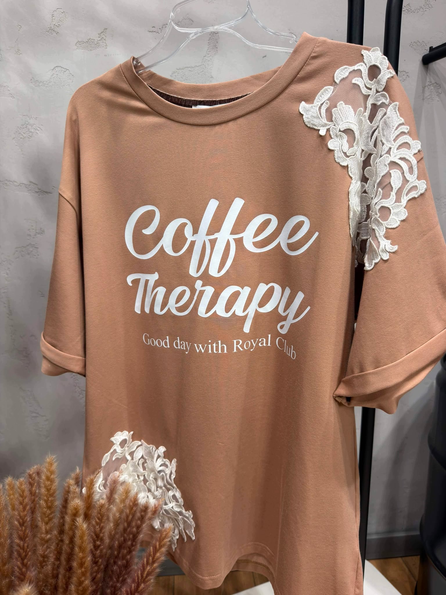 Royal Club Tričko Coffee Therapy Tmavě Béžová 2 (M/L)